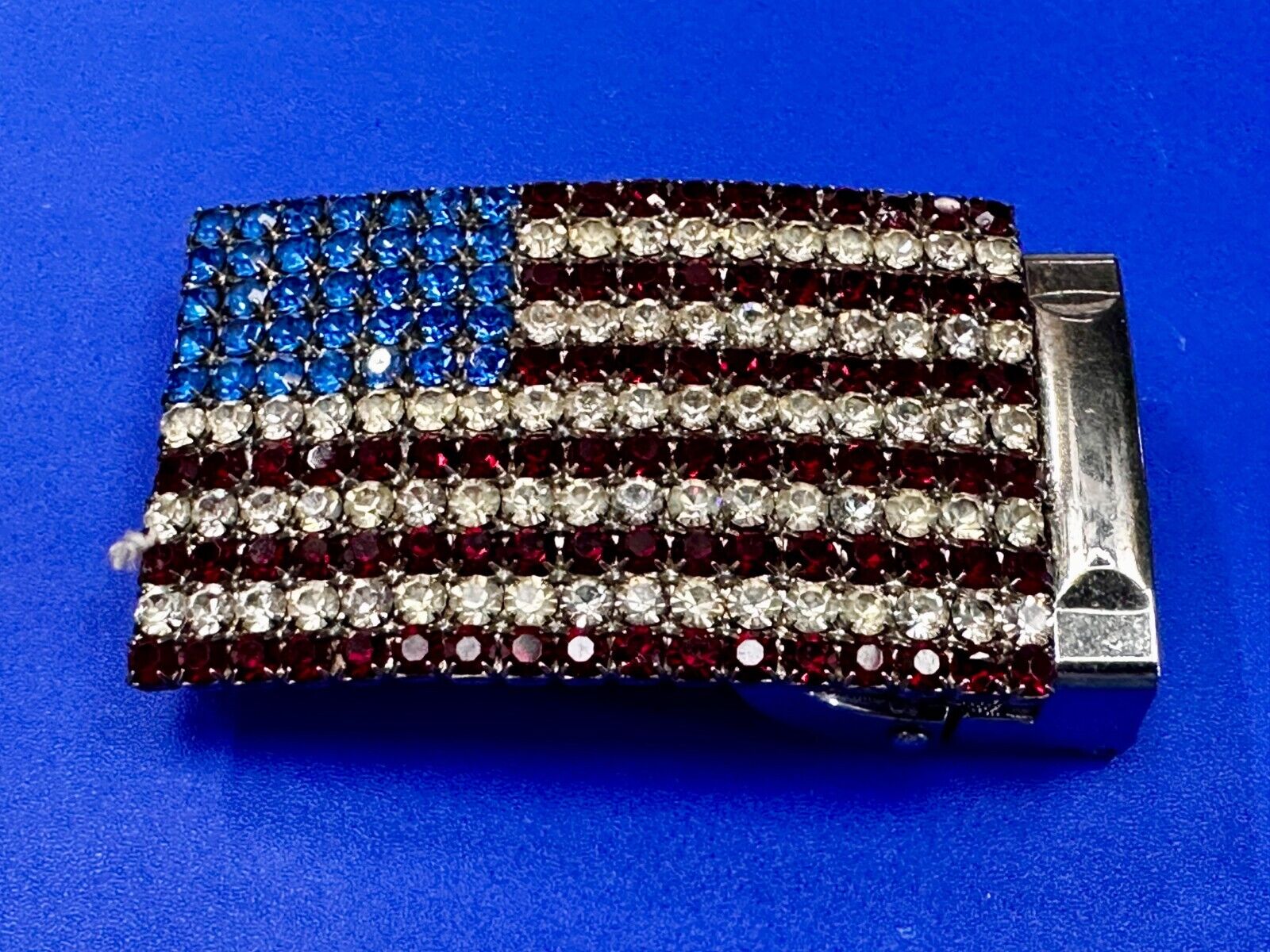 United States of America USA Flag Red Blue White Rhinestone Covered Belt Buckle