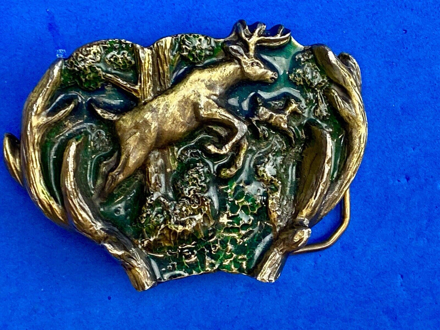 VINTAGE 1982 JUMPING DEER THROUGH ANTLERS - The Great American belt buckle Co. 