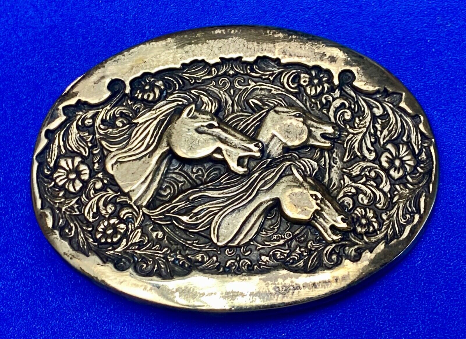 Three horse Heads  flower swirl First Edition belt buckle by Award Design Medals