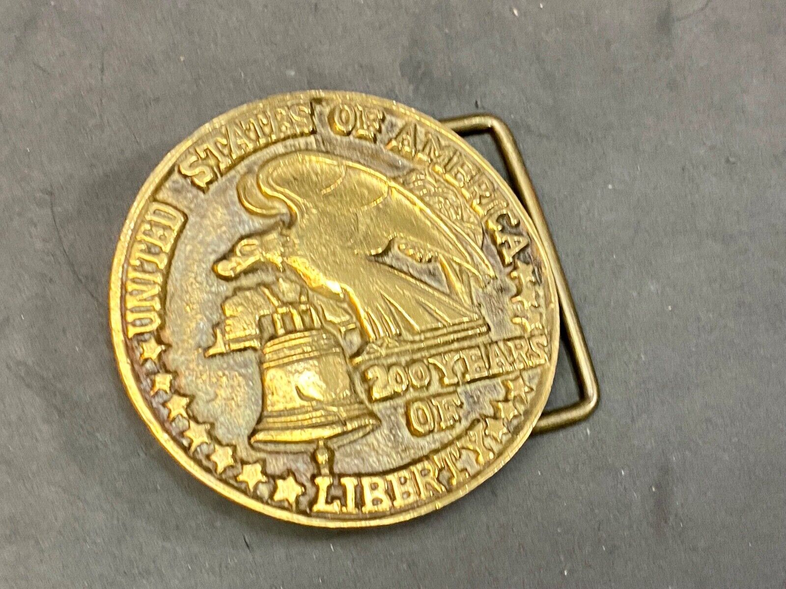 United States Of America 200 Years Of Liberty Eagle Coin Shaped Belt Buckle 