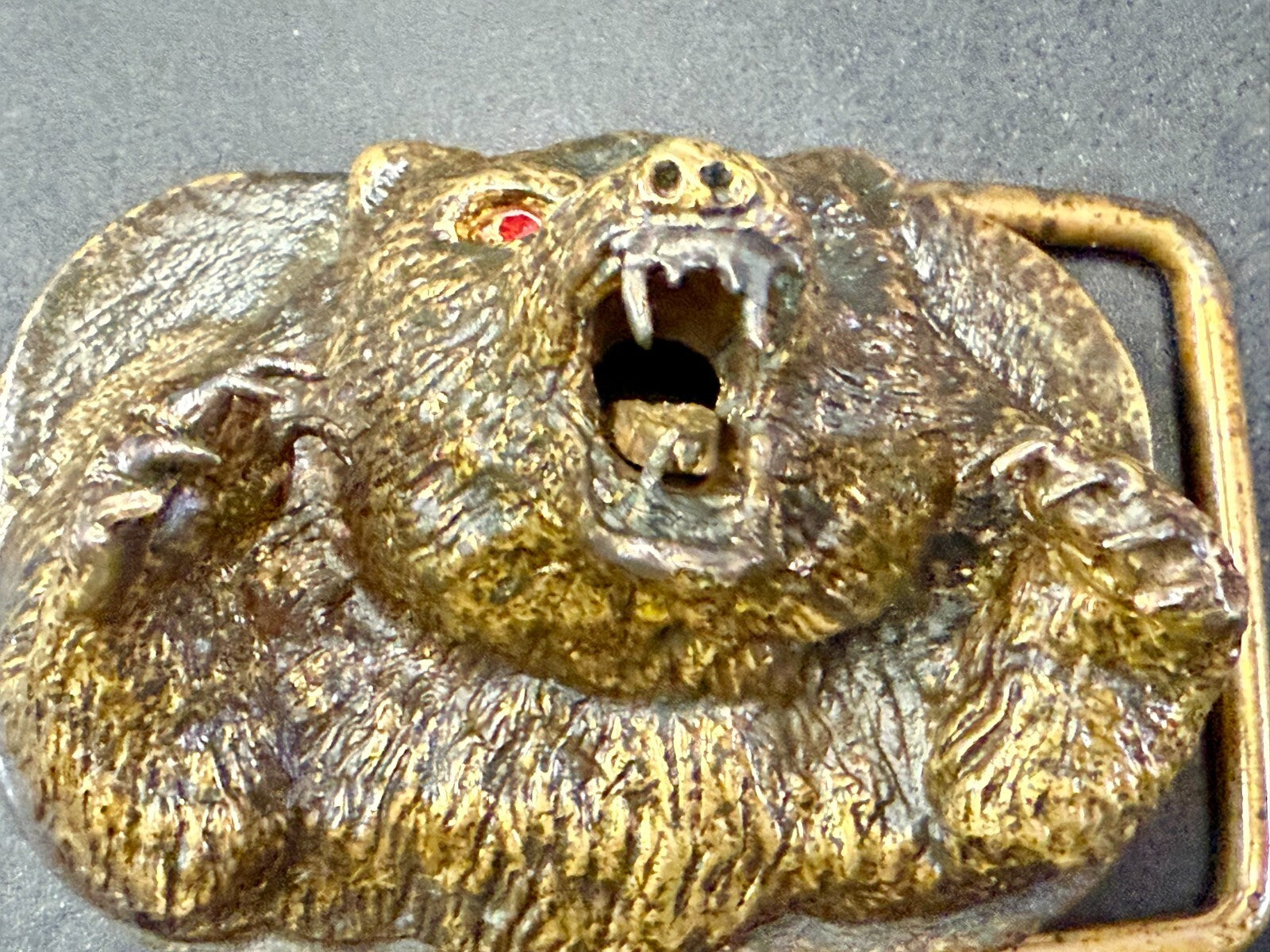 Attacking Angry Grizzly Bear Red Rhinestone Eyes Thick Heavy Artisan Belt Buckle
