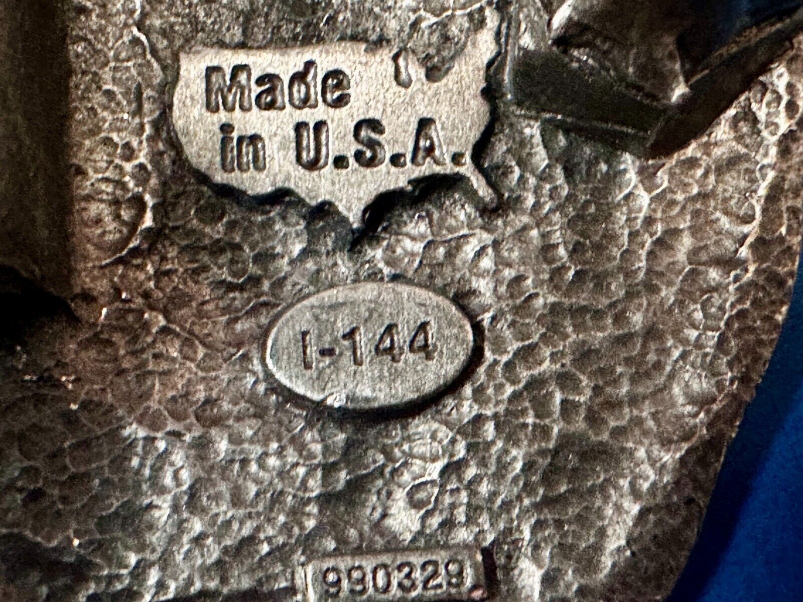 Bison Buffalo Grazing Bull Head Belt Buckle 1999 by Bergamot Brass Works # 1-144