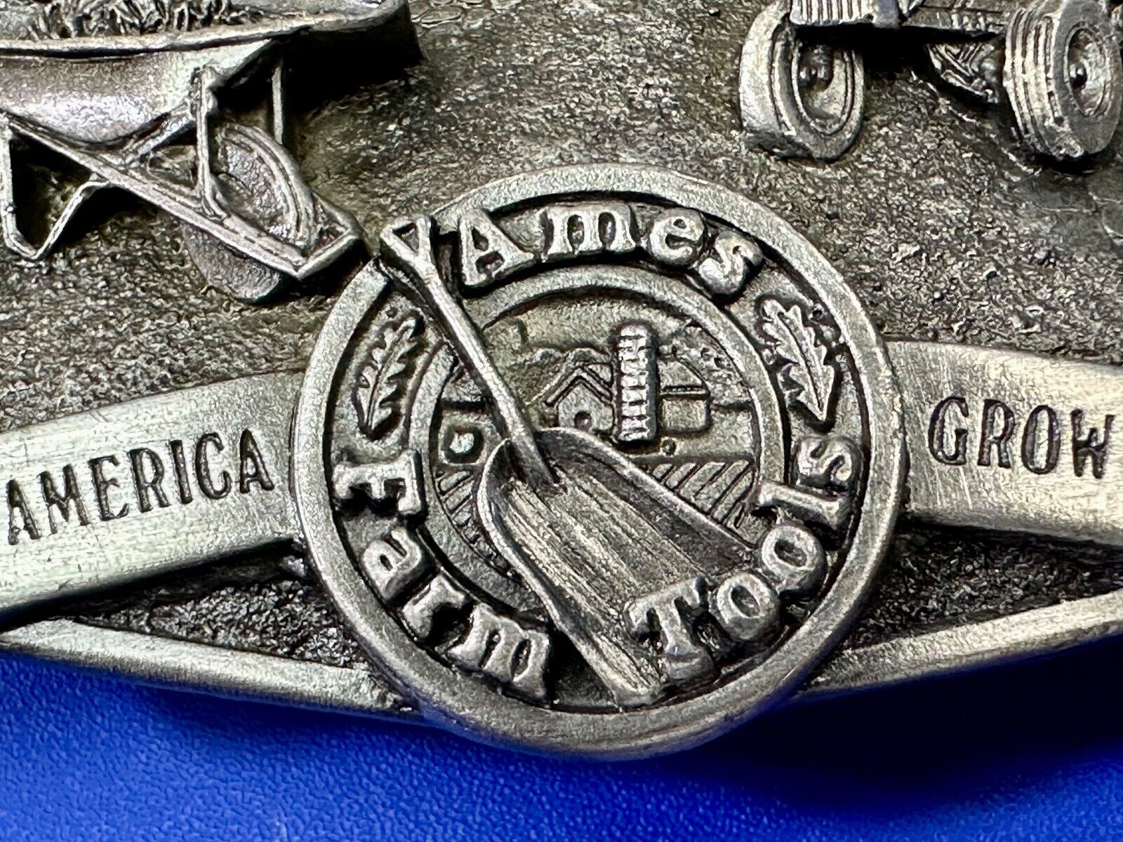 Ames Tools, helping America Grow 1989 Siskiyou Belt Buckle Lawn & garden supply
