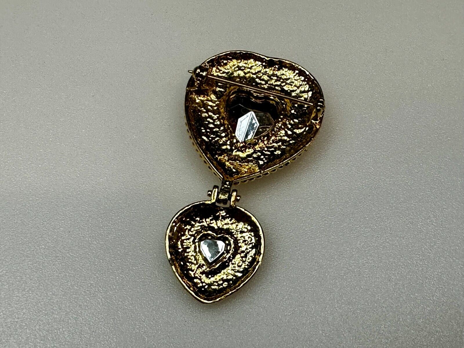 Victoria's Secret Double Heart Dangle Charm Red Ruby Large Gold Tone Brooch Pin