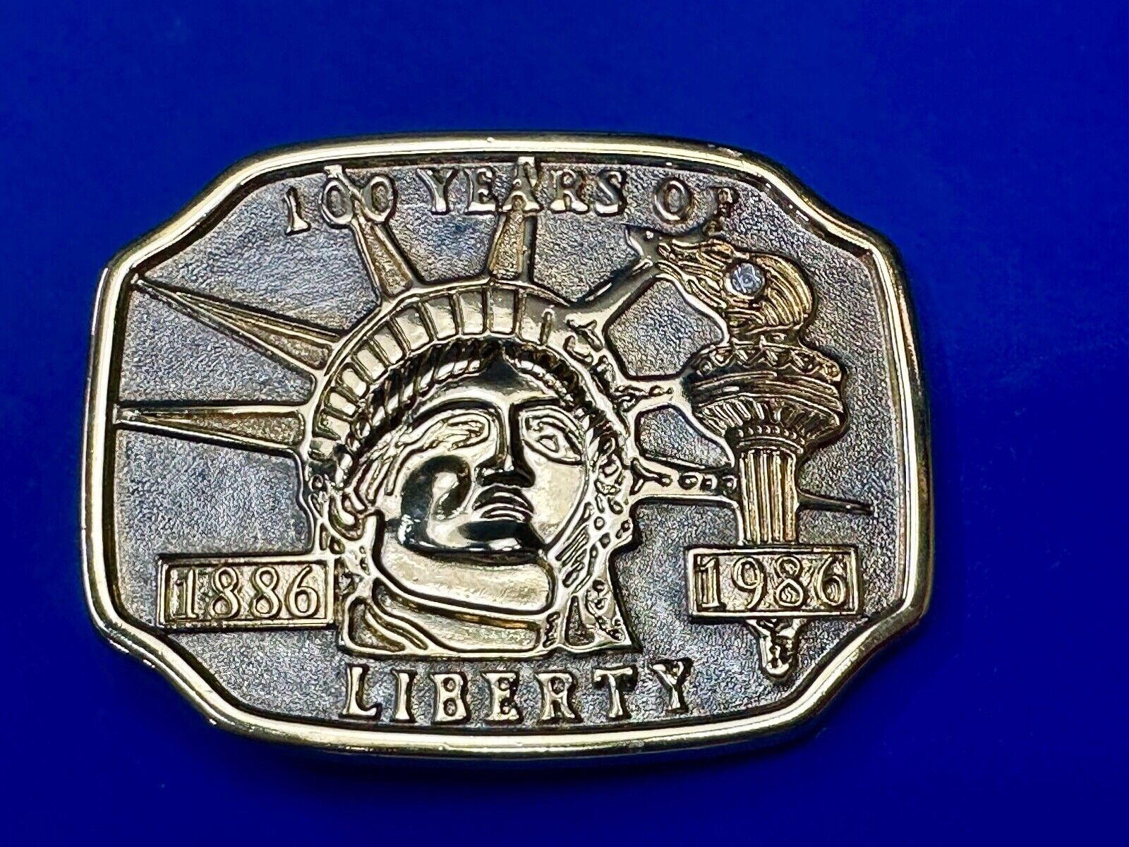 100 Years of Liberty  - NYC statue of Lady Liberty Souvenir Vintage belt buckle