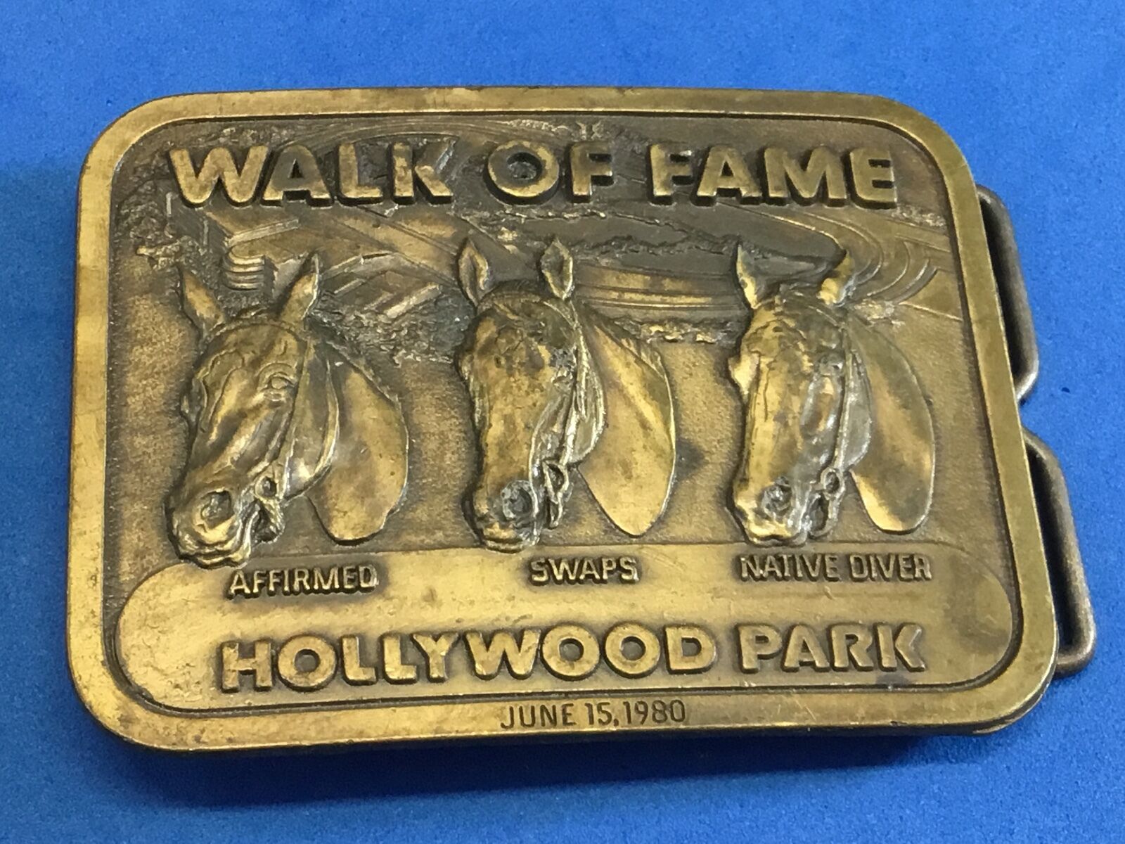 VINTAGE JUNE 15TH 1980 WALK OF FAME HOLLYWOOD PARK HORSE GOLD TONE BELT BUCKLE