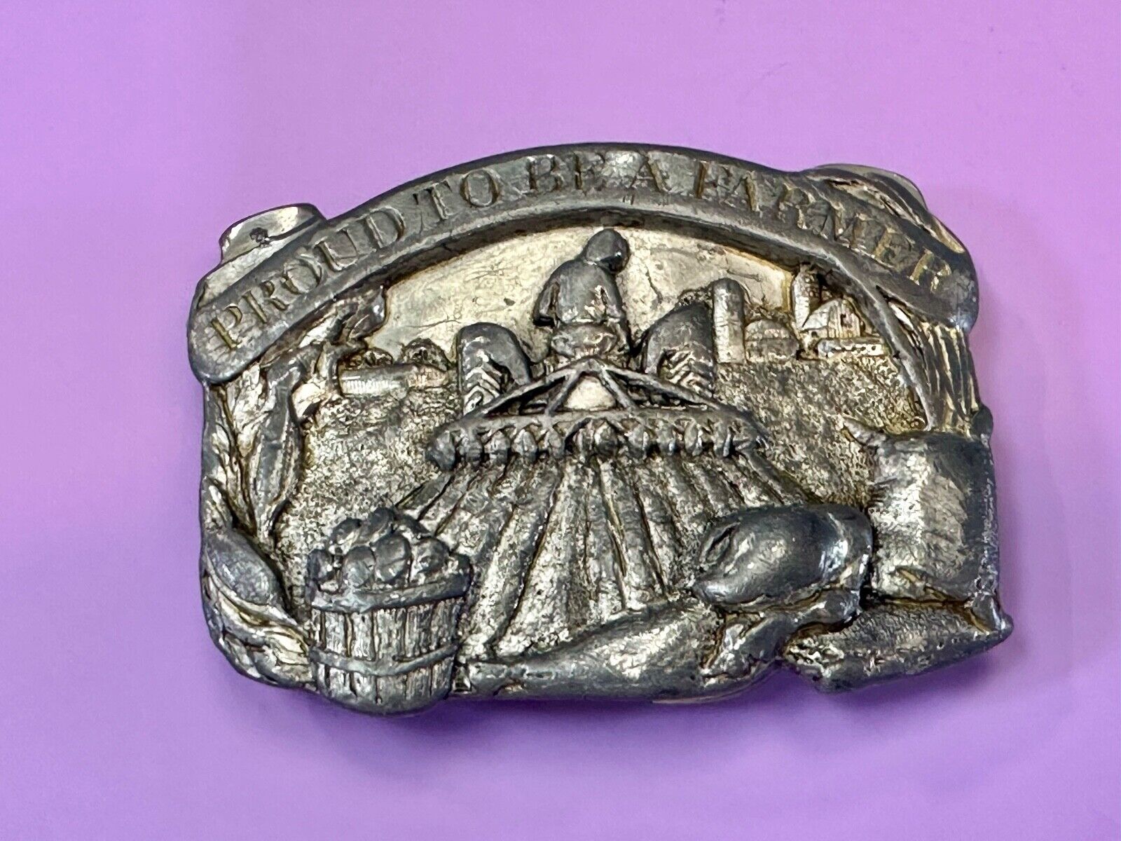 The American Farmer - Best in the World  Im proud to be a farmer Vtg belt buckle