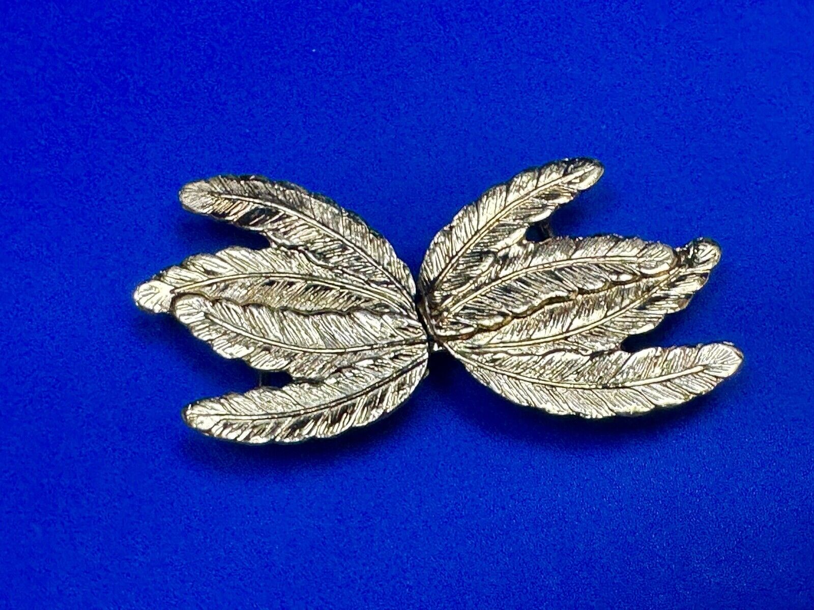Two piece Leaf Pattern Interlocking white or light gold color belt buckle