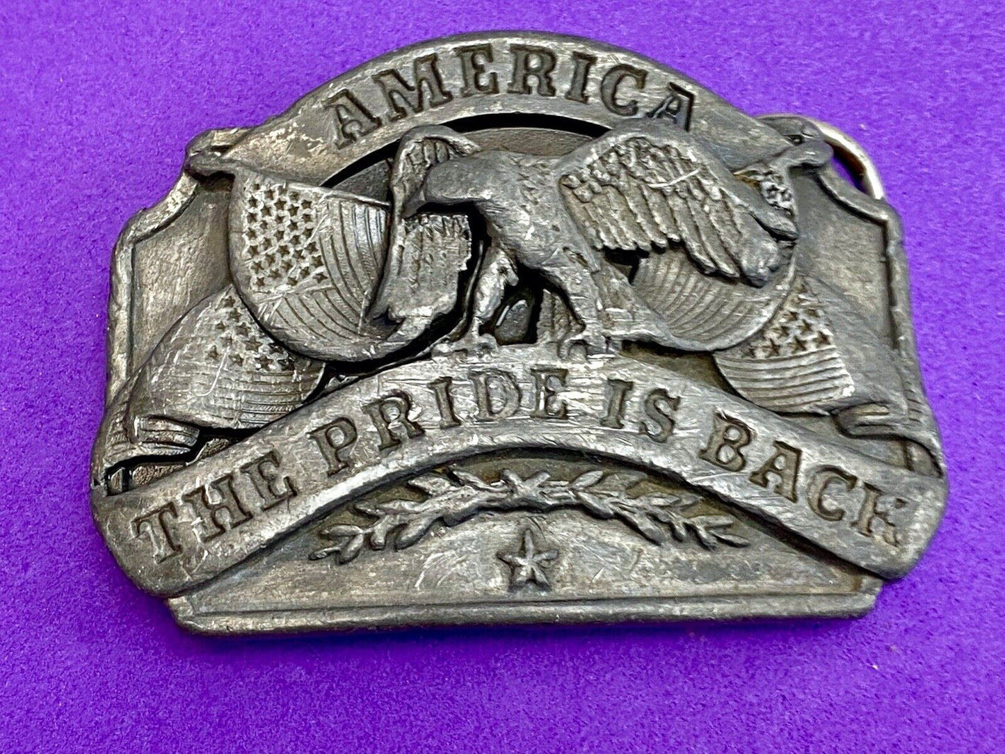 Vintage 1980 Siskiyou D-40 AMERICA - The pride is back belt buckle  USA Proud 