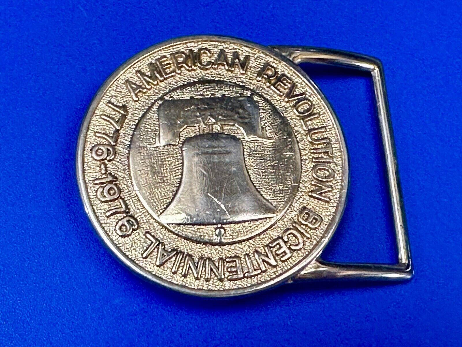 American Revolution bicentennial liverty bell round gold tone belt buckle