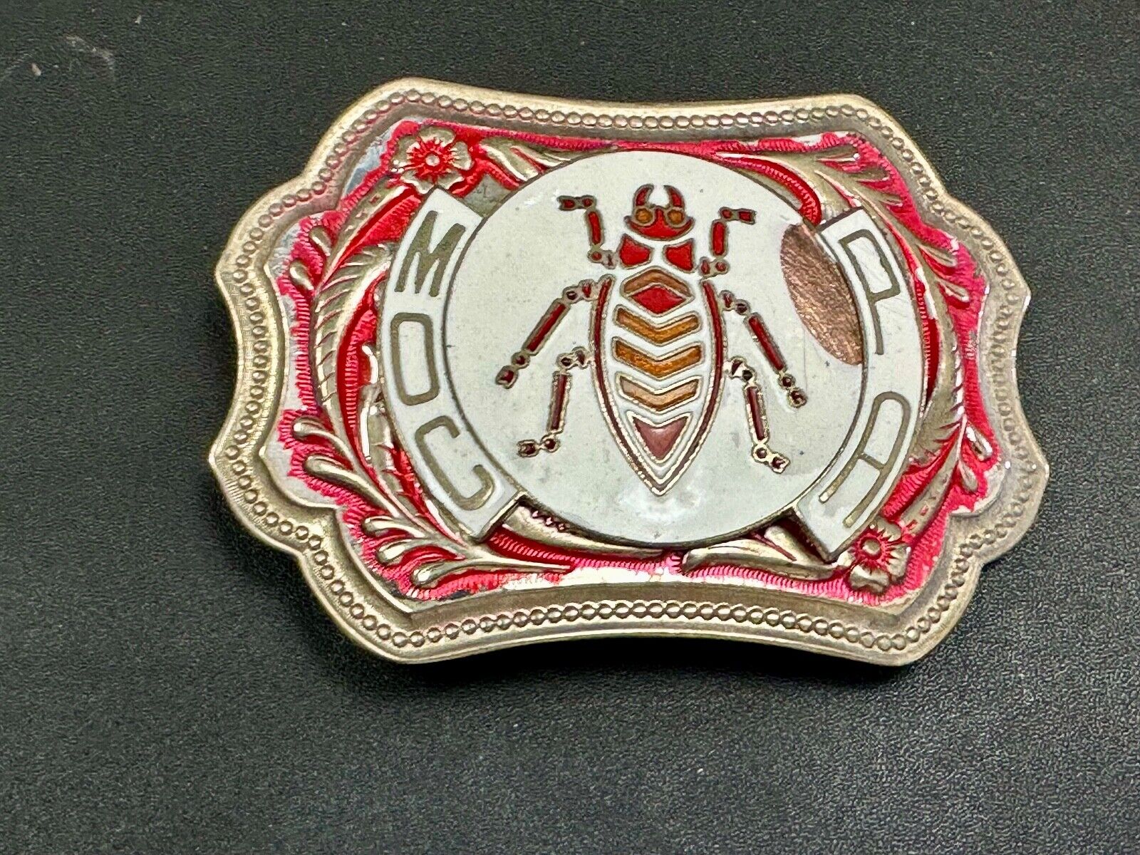 unique insect bug centerpiece on western red & white flower swirl belt buckle