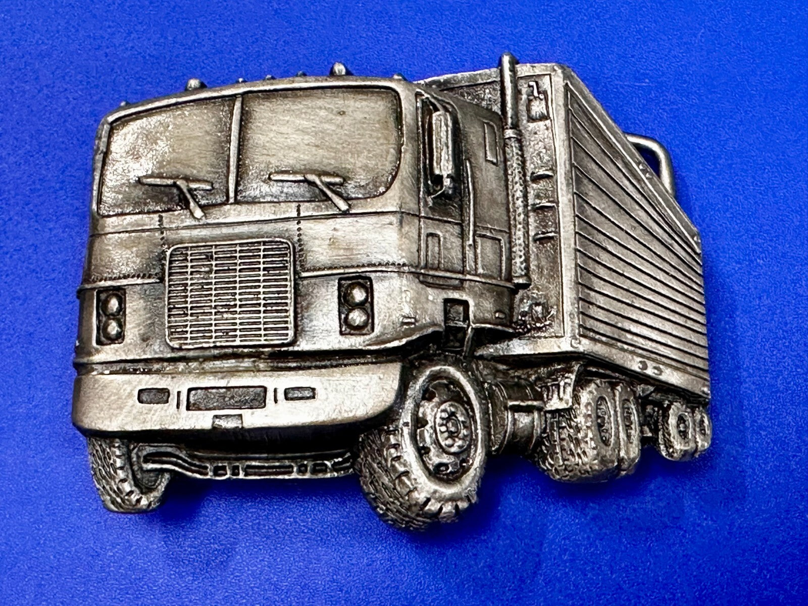 Vintage 1980 Semi Truck Long Haulers Drivers Trucker Indiana Metal Belt Buckle