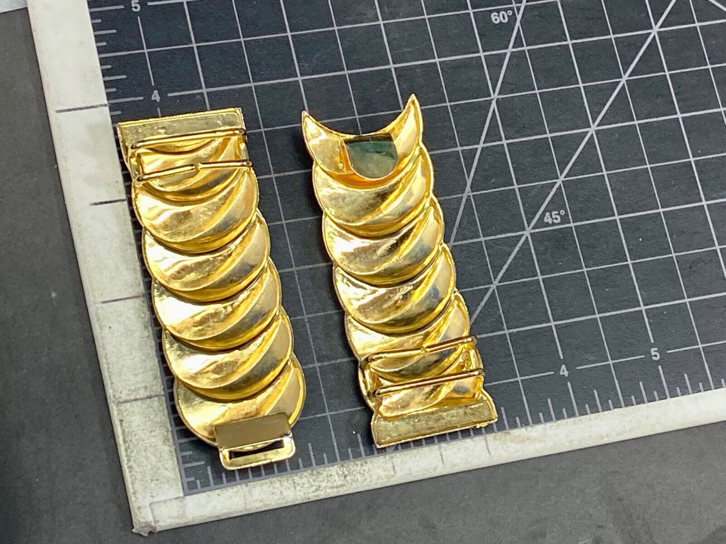 6.5" Wide! Gold Tone Interlocking Two Piece Scarf Belt Clips Tie Buckle 