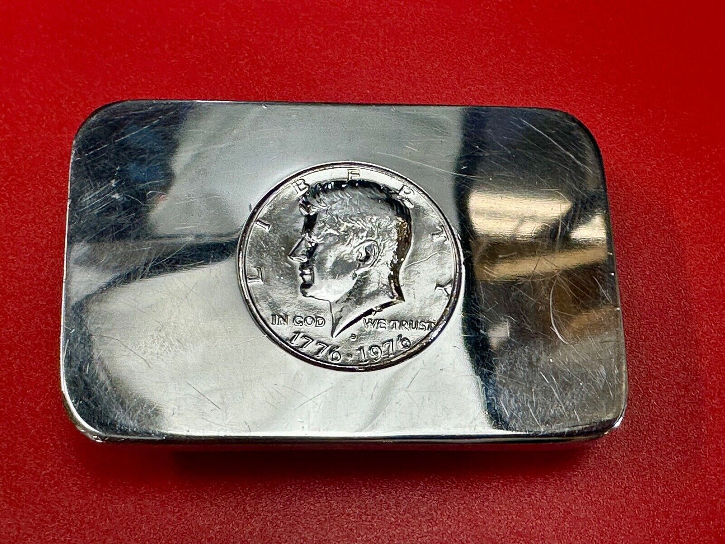 1776-1976 JOHN KENNEDY HALF DOLLAR BICENTENNIAL COIN IN SILVER TONE BELT BUCKLE