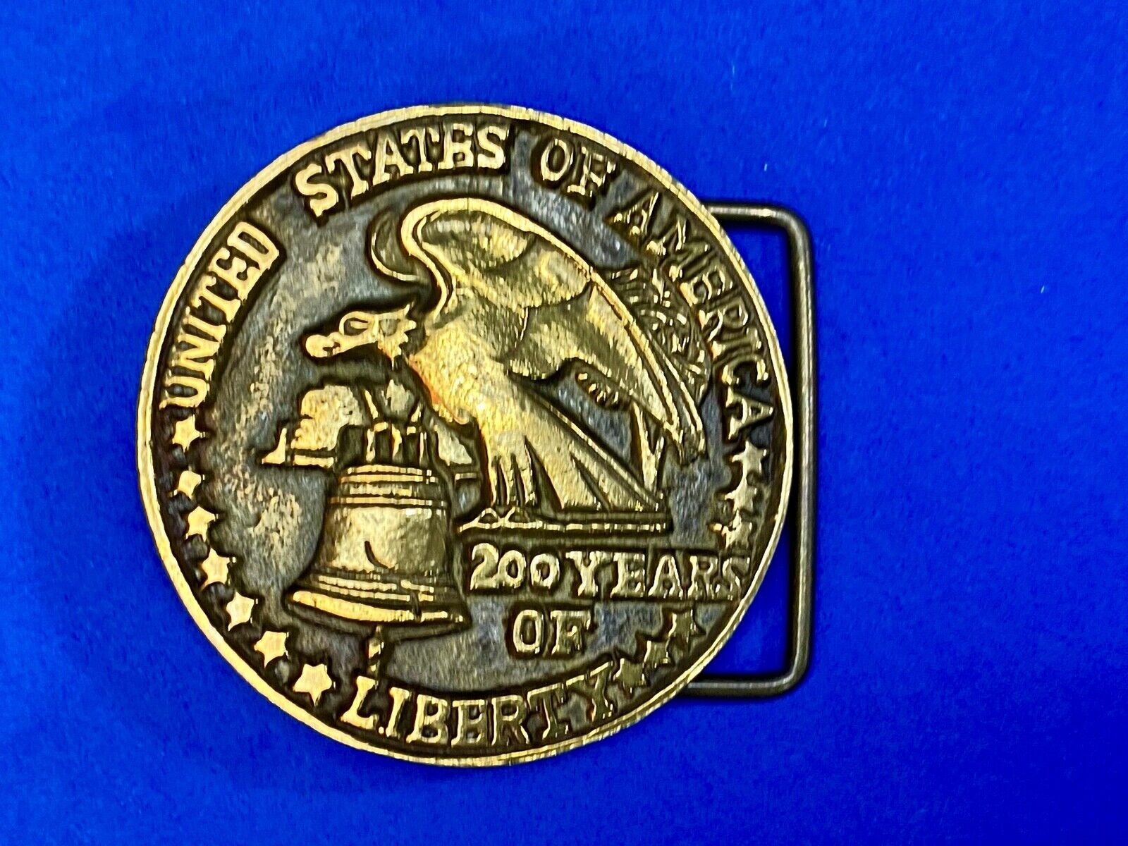 United States Of America 200 Years Of Liberty Eagle Coin Shaped Belt Buckle 