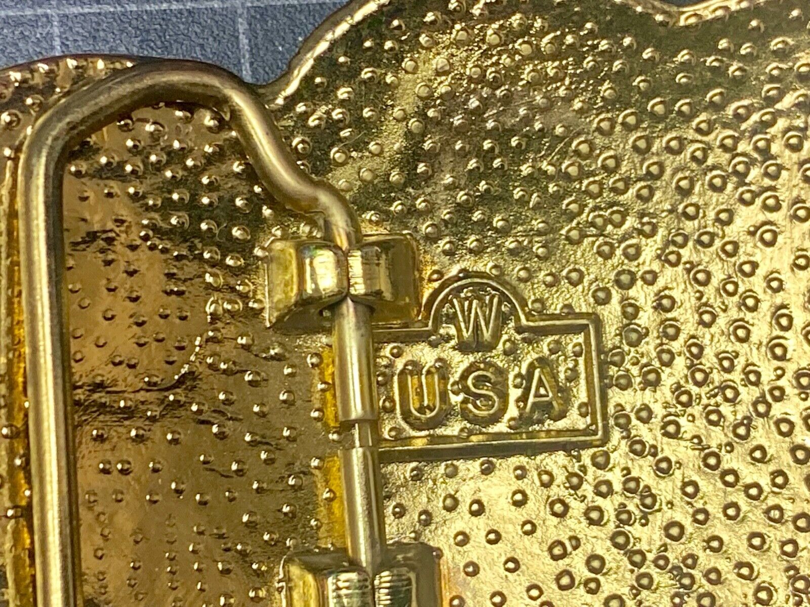 Two Hearts - Horse Head & Ornate Flower Swirl Cut Out Etched Belt Buckle - W