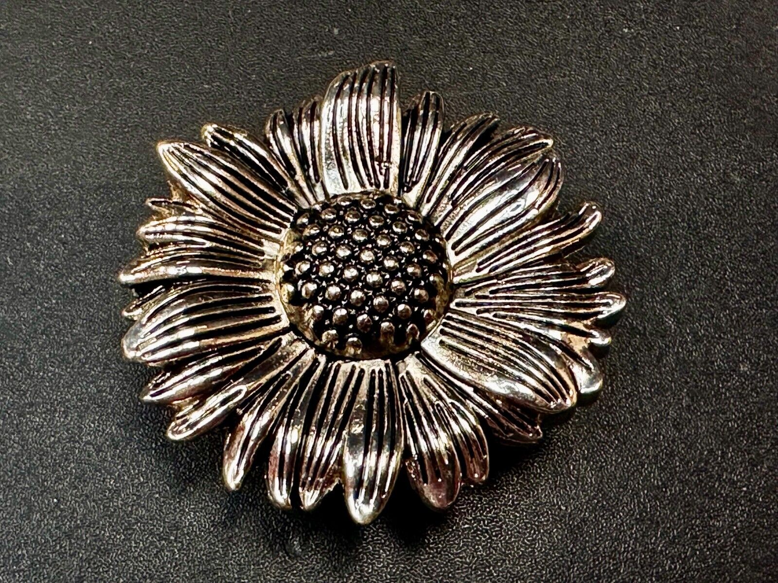 Beautiful Sunflower Small Cutout Figural Silver Tone Vintage Belt Buckle