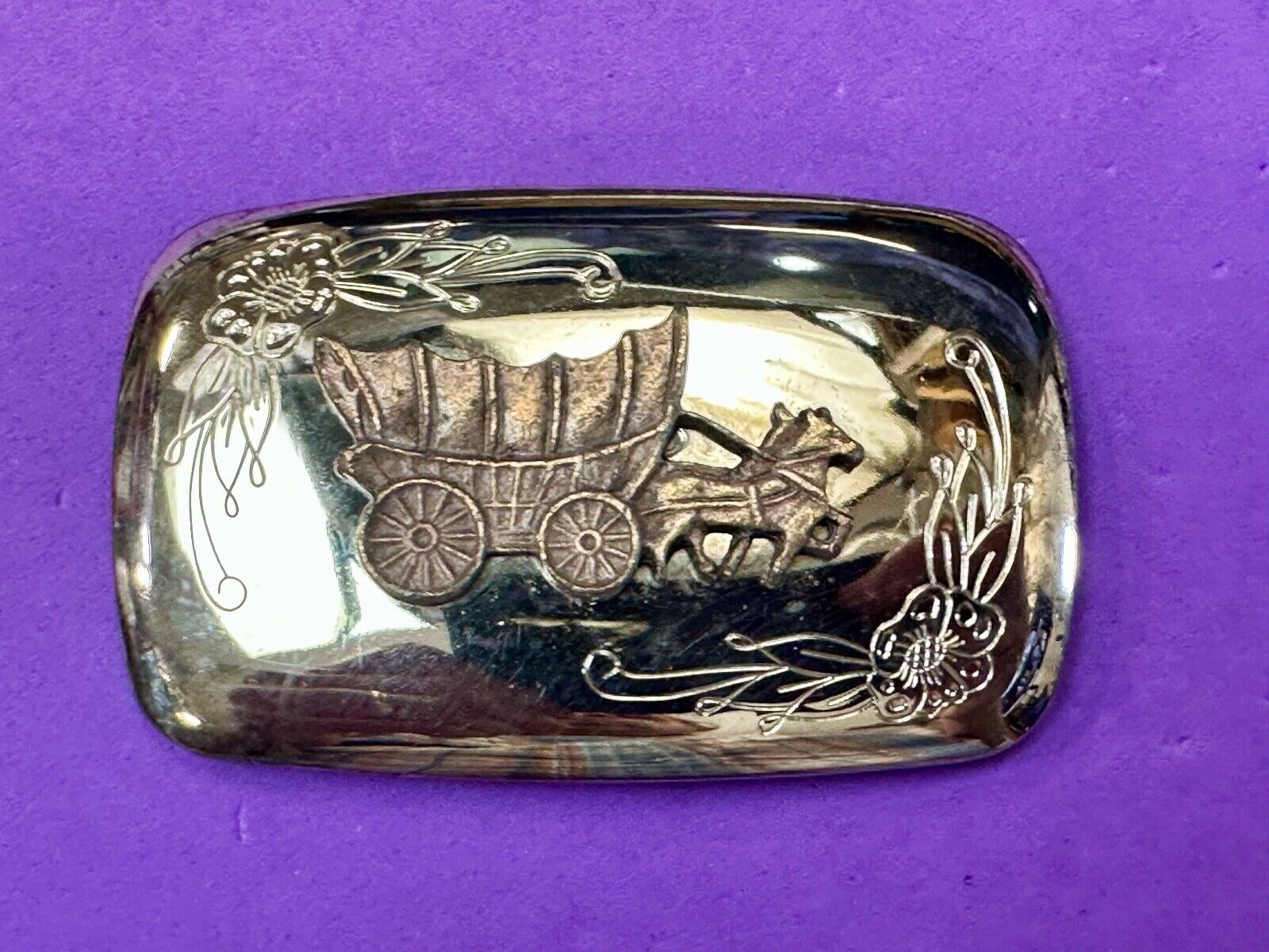 Vintage Horse Drawn Covered wagon on reflective western two tone belt buckle