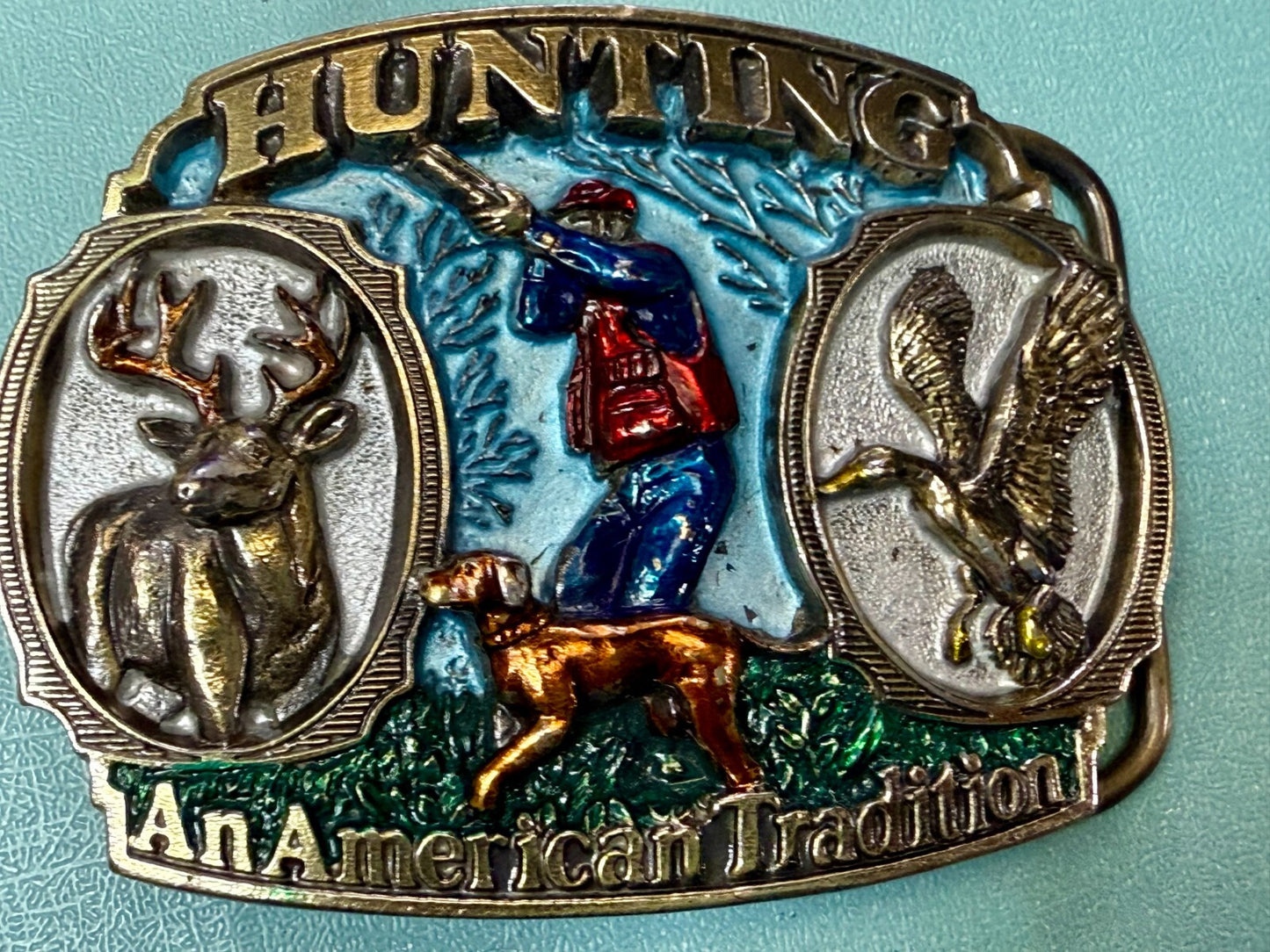 An American Tradition HUNTING Dog Duck Buck Deer Sportsman Vtg. 1986 Belt Buckle