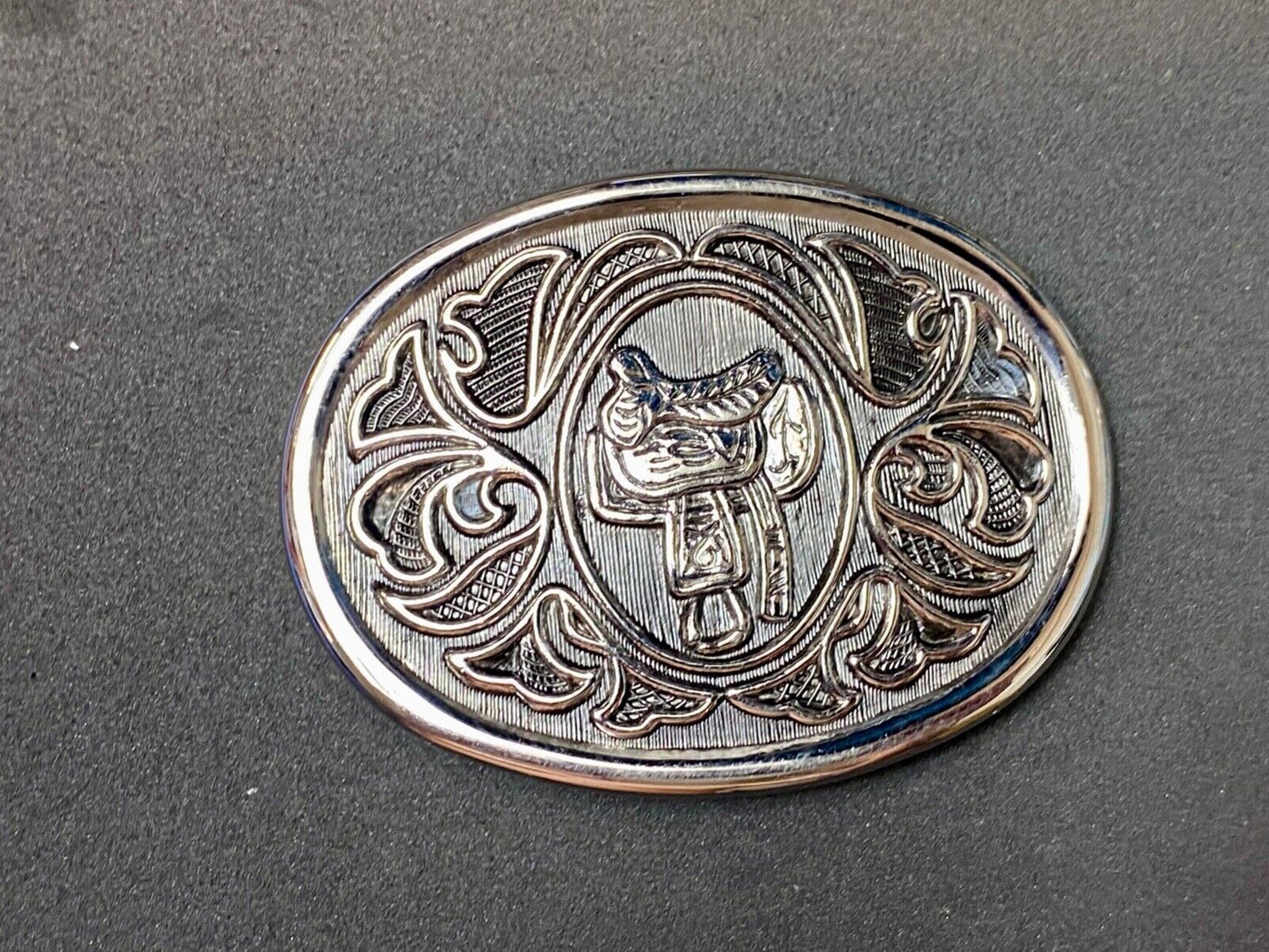 VINTAGE 1970s AVON **WESTERN HORSE SADDLE** OVAL SILVERTONE BELT BUCKLE