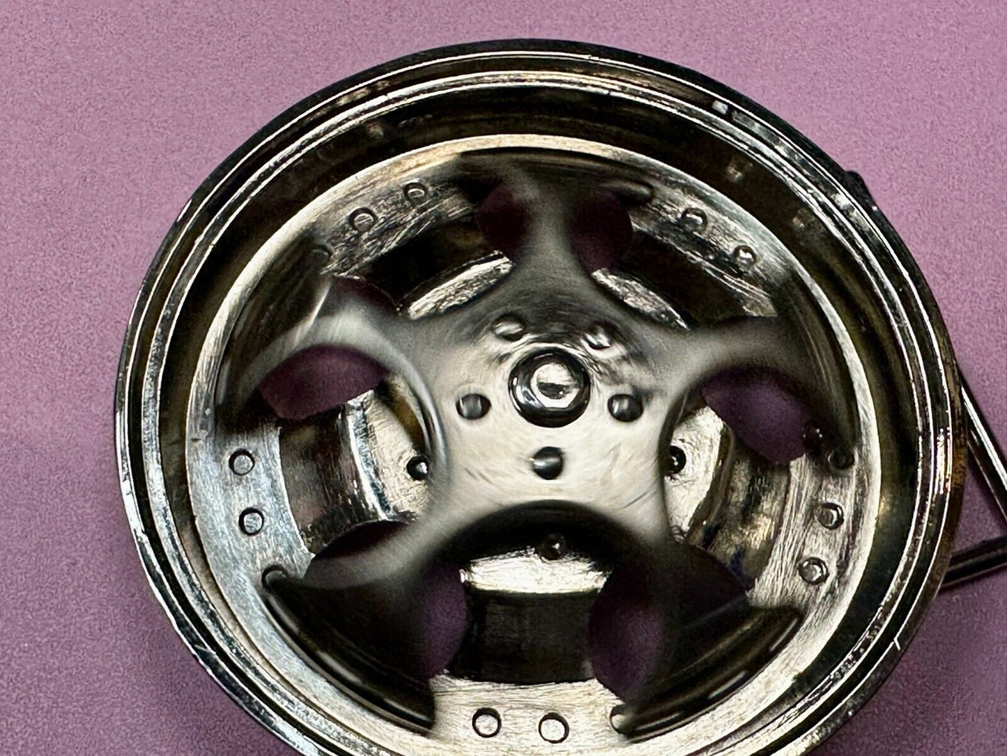 Unique Spinner Car Truck Wheel Rim See Through Silver Tone Round Belt Buckle