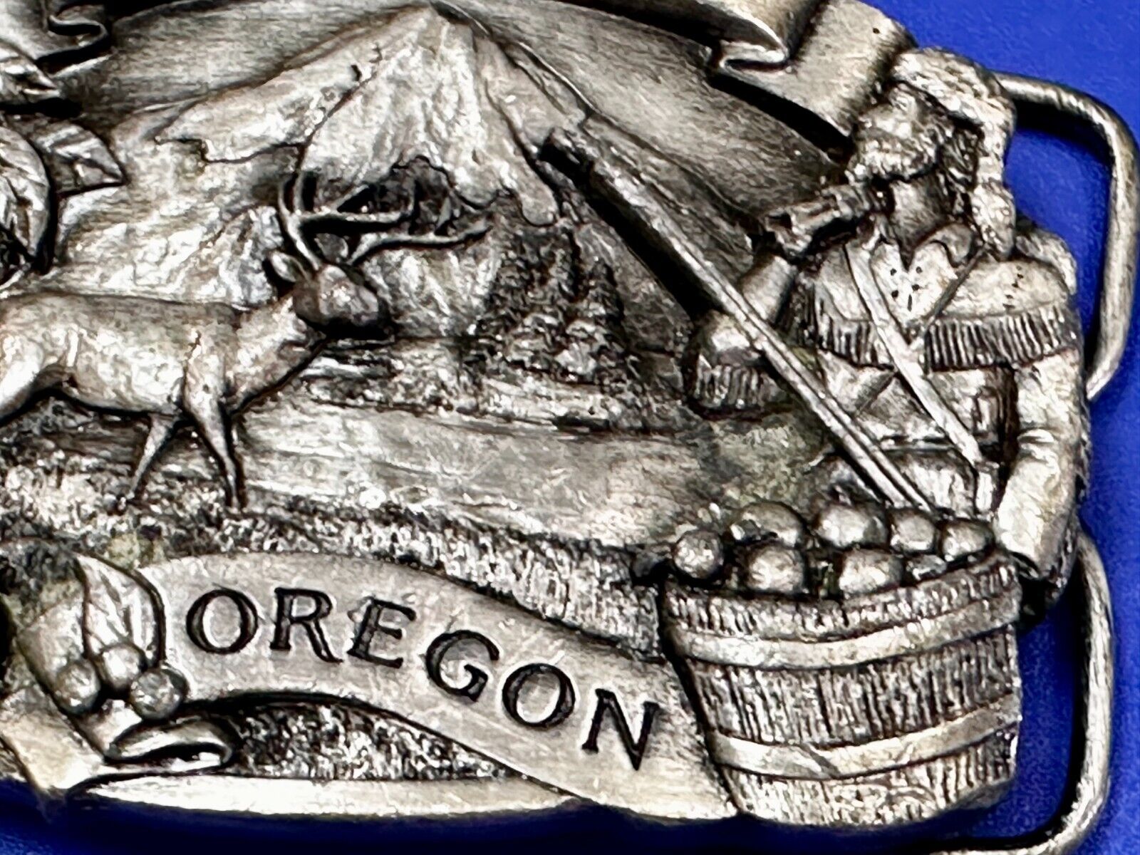 Majestic Mt. Hood River Valley Oregon Scenery Vtg 1981 Commemorative Belt Buckle