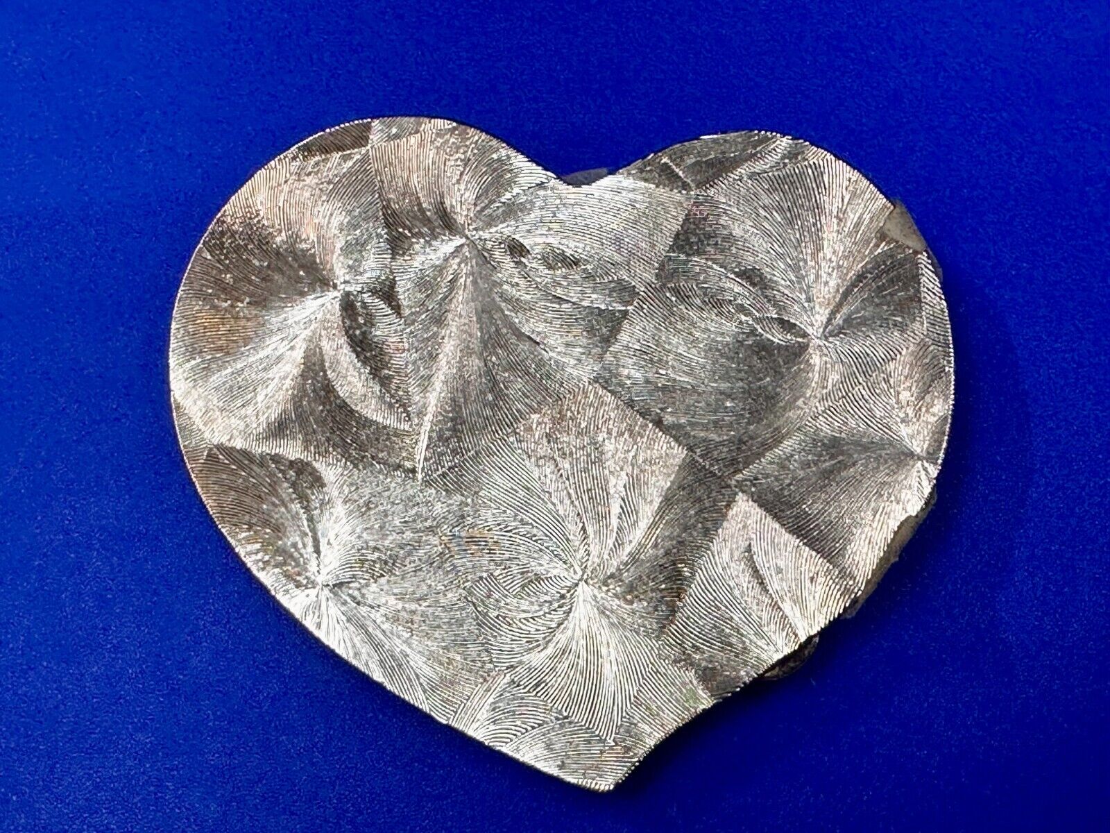 Artisan Heart Shaped Brushed Silver Color Cutout Belt Buckle