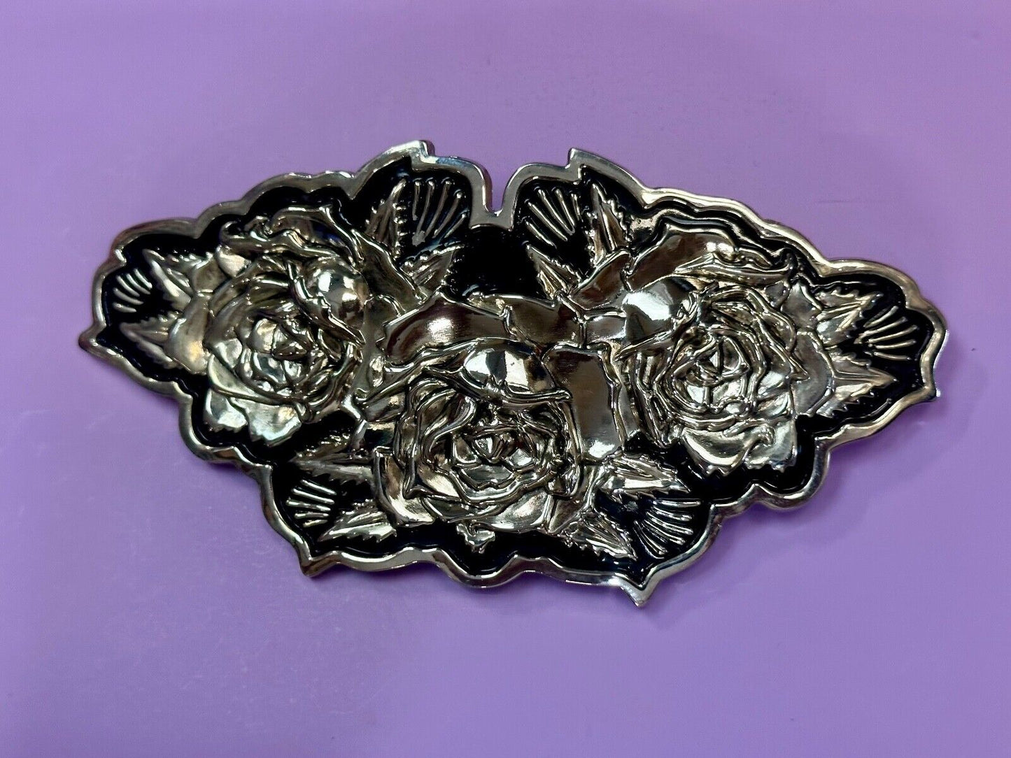 Vintage Famous Stars and Stripes Large Flowers Roses Bouquet figural Belt Buckle