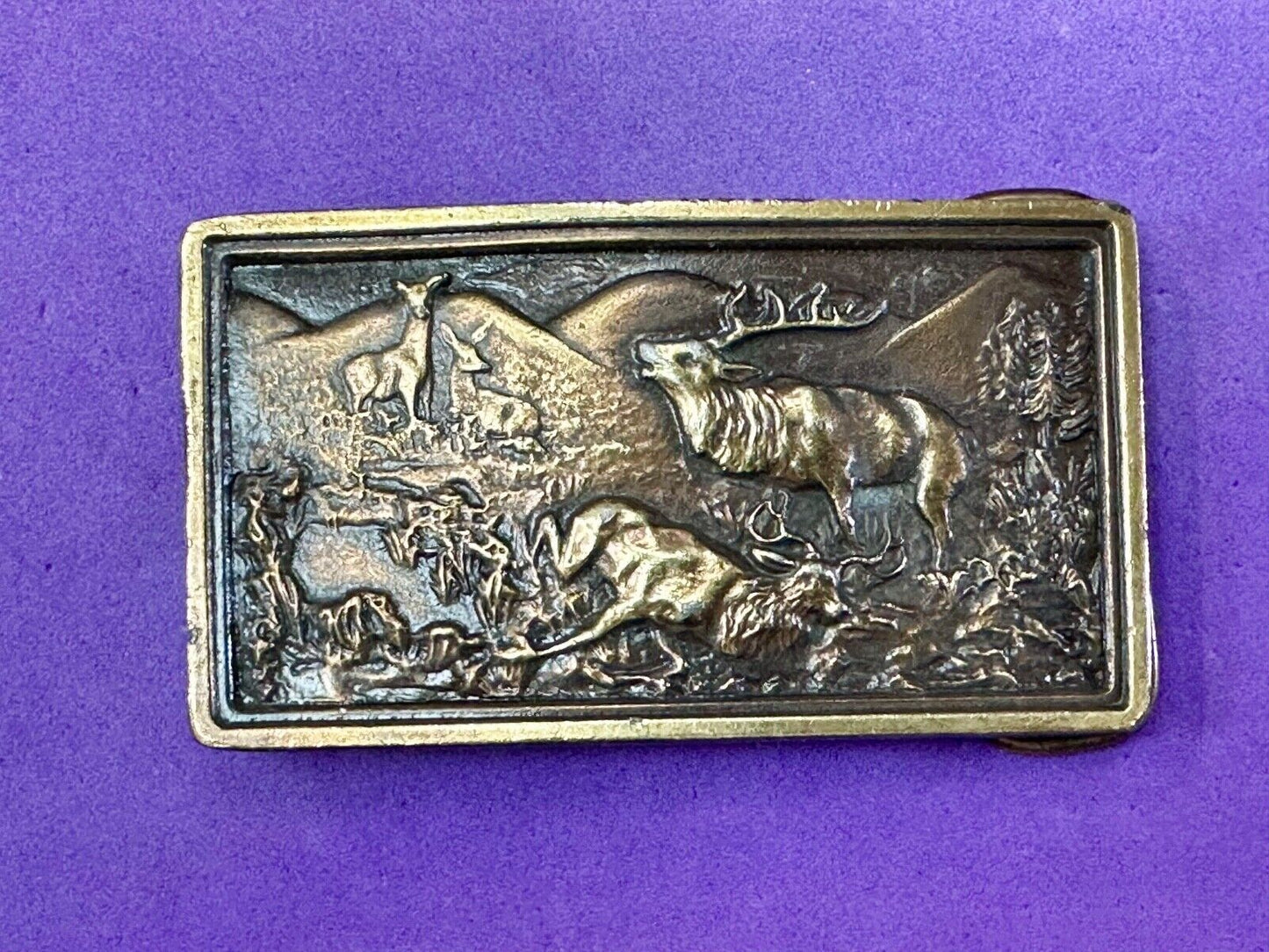 1977 MOOSE AND FALLEN ELK VINTAGE HUNTING THEME BERGAMOT BELT BUCKLE