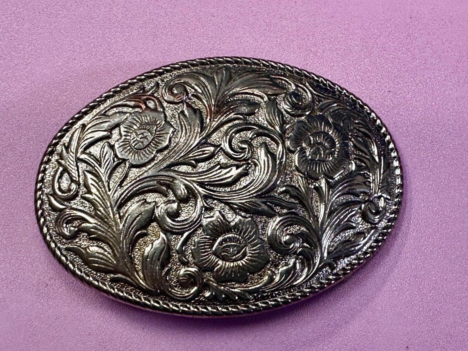 Vintage gold tone western flower swirl floral design belt buckle