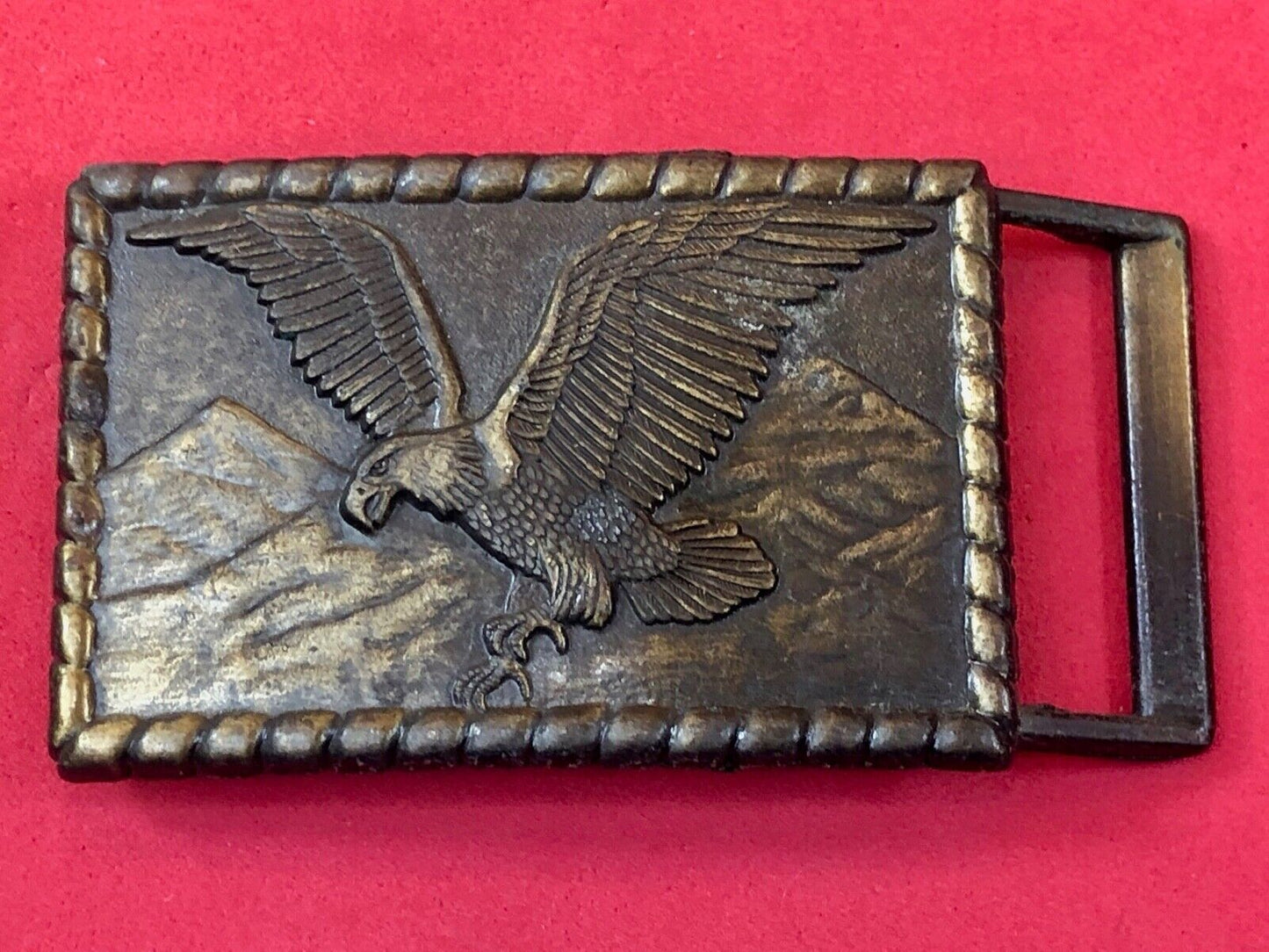 Vintage Flying Eagle Diving to hunt over mountainside Western  belt buckle 