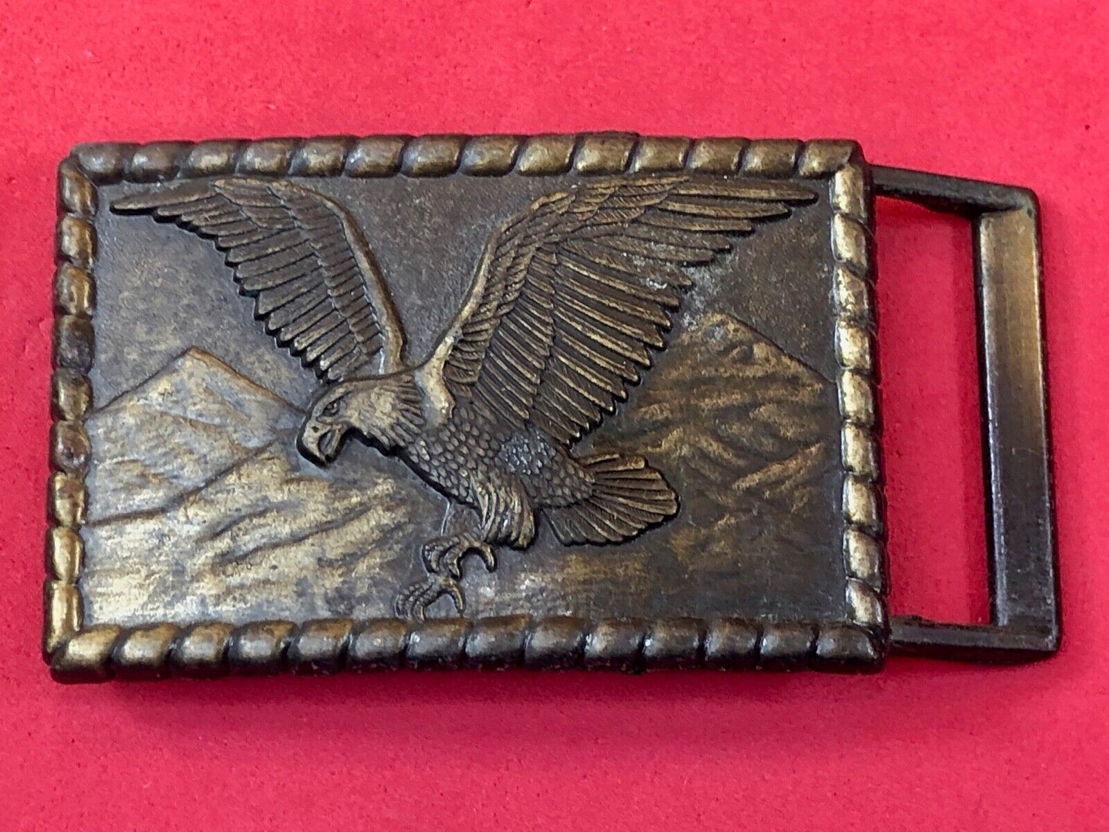 Vintage Flying Eagle Diving to hunt over mountainside Western  belt buckle 