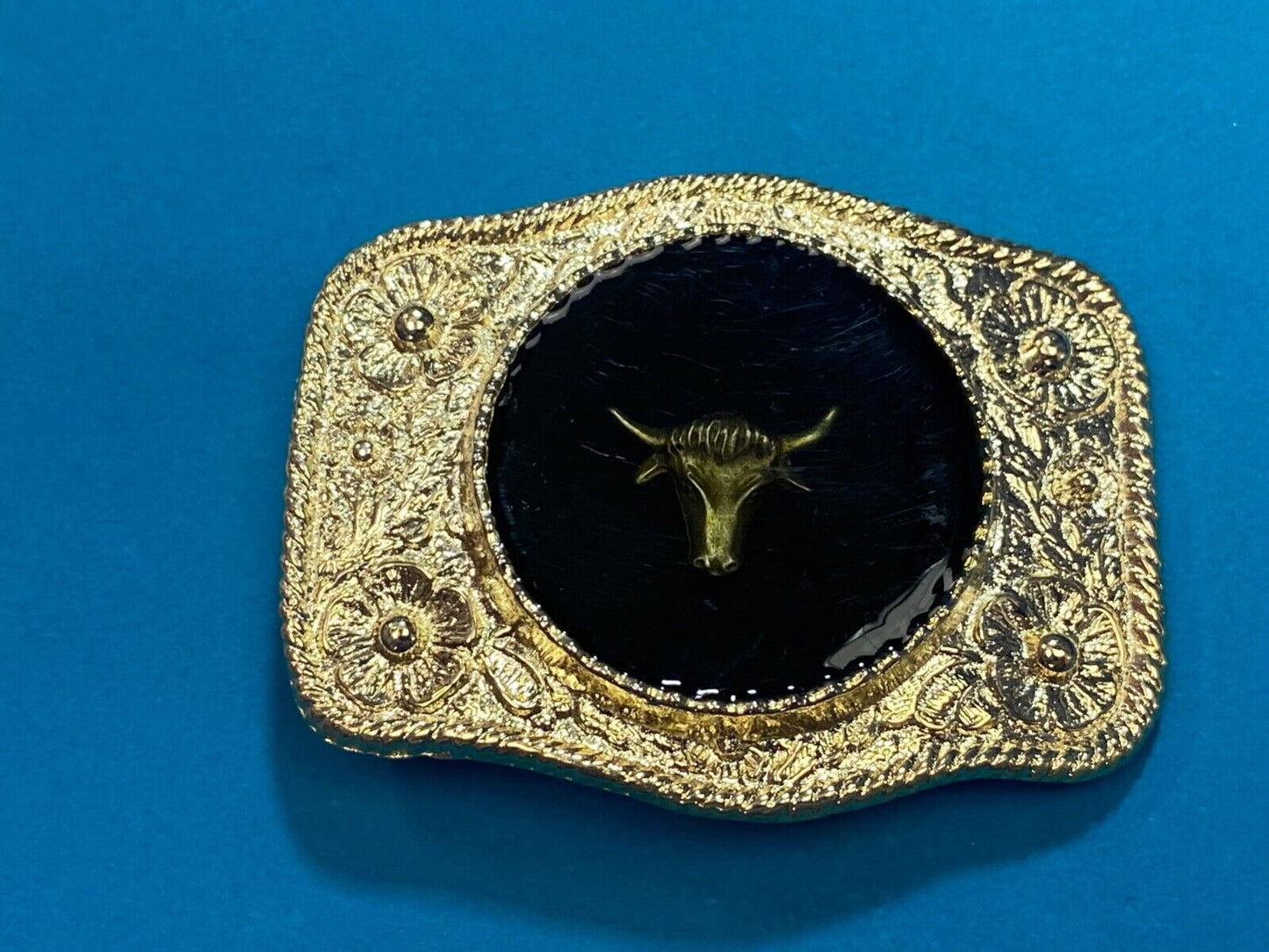 Unique Translucent centerpiece - Texas LongHorn Steer Head western belt buckle