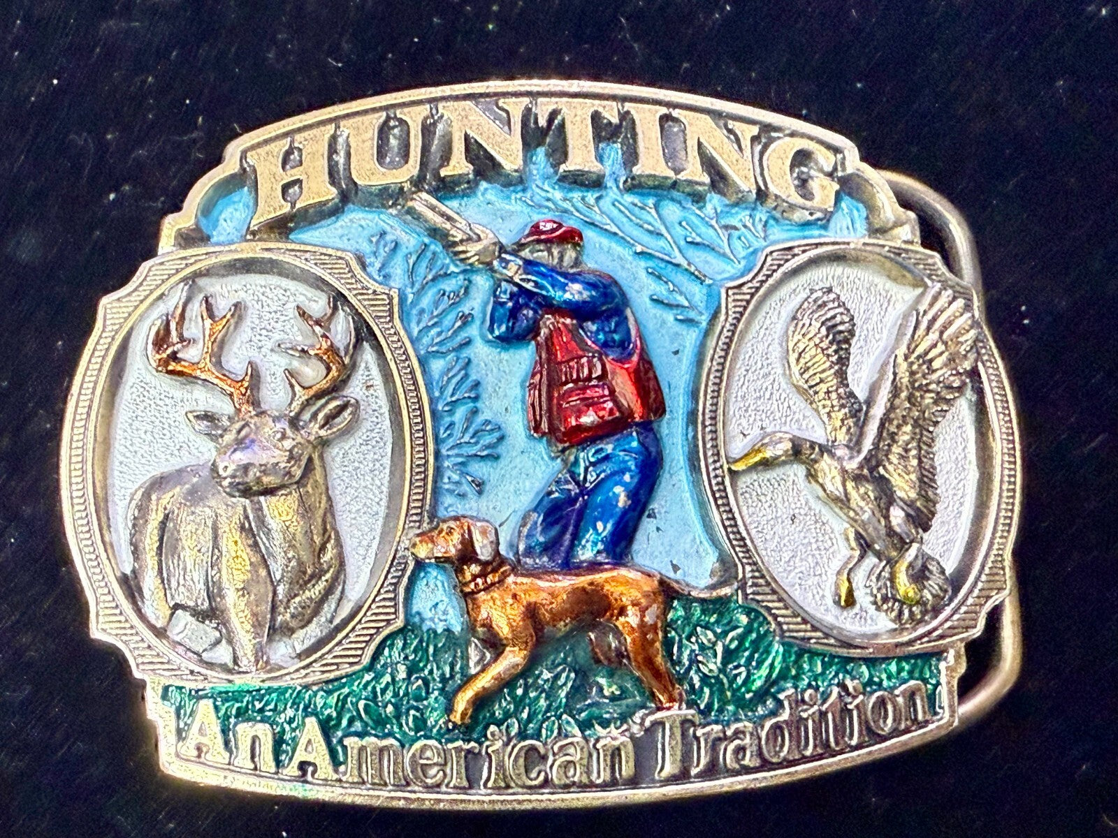 An American Tradition HUNTING Dog Duck Buck Deer Sportsman Vtg. 1986 Belt Buckle