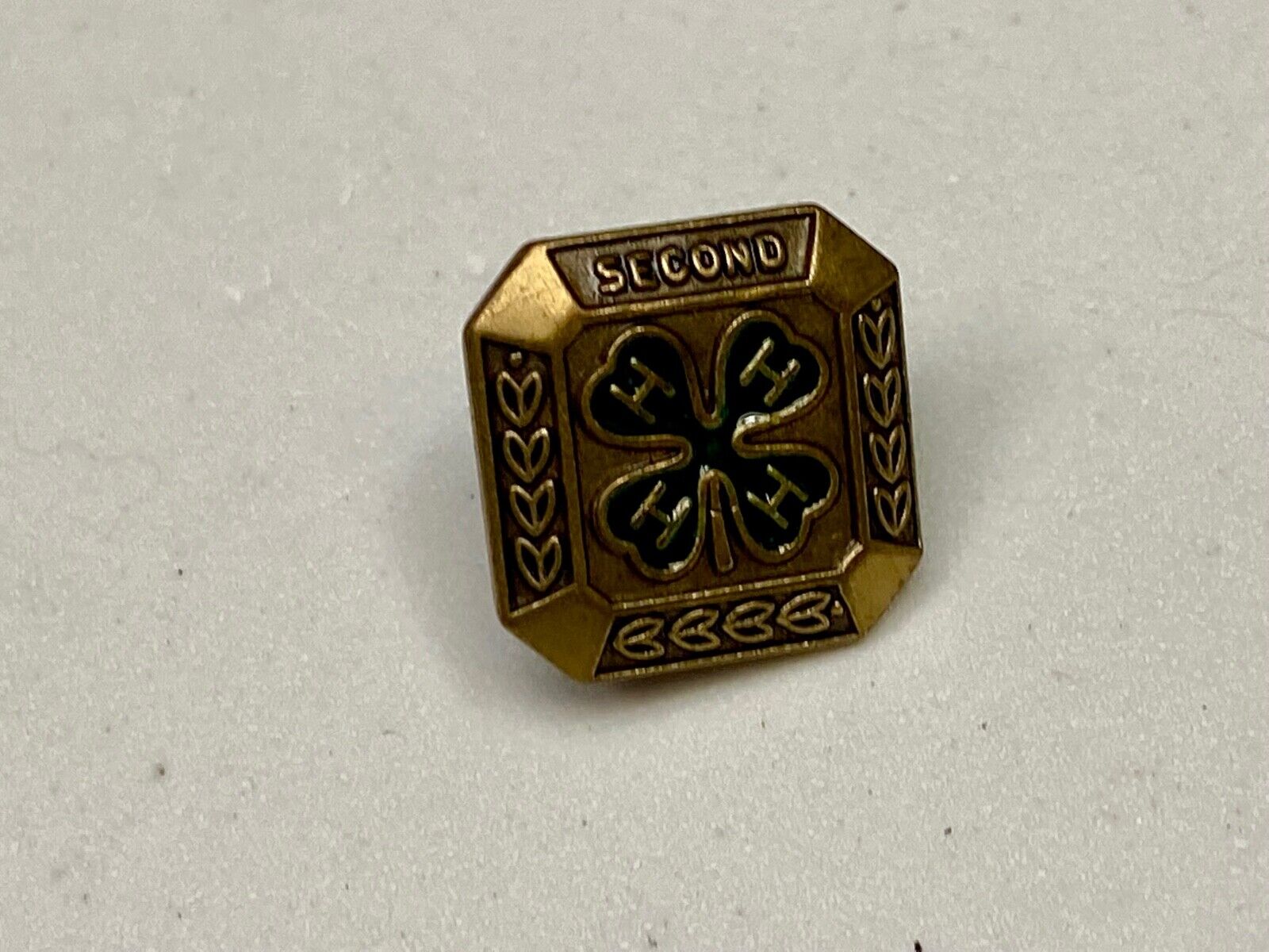 4-H Second Clover 1/2" Gold Tone Metal & Green Enamel Lapel Pin Pinback Award 