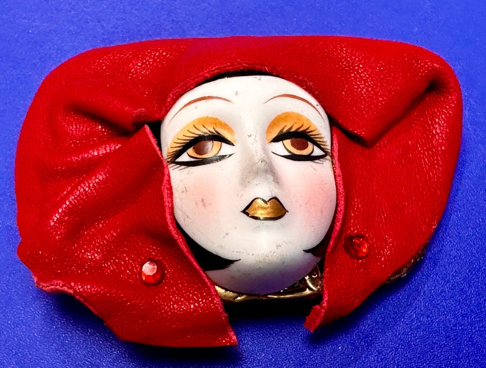 Unique Porcelain? Doll Face in Red Flapper Vintage Women's Belt Buckle