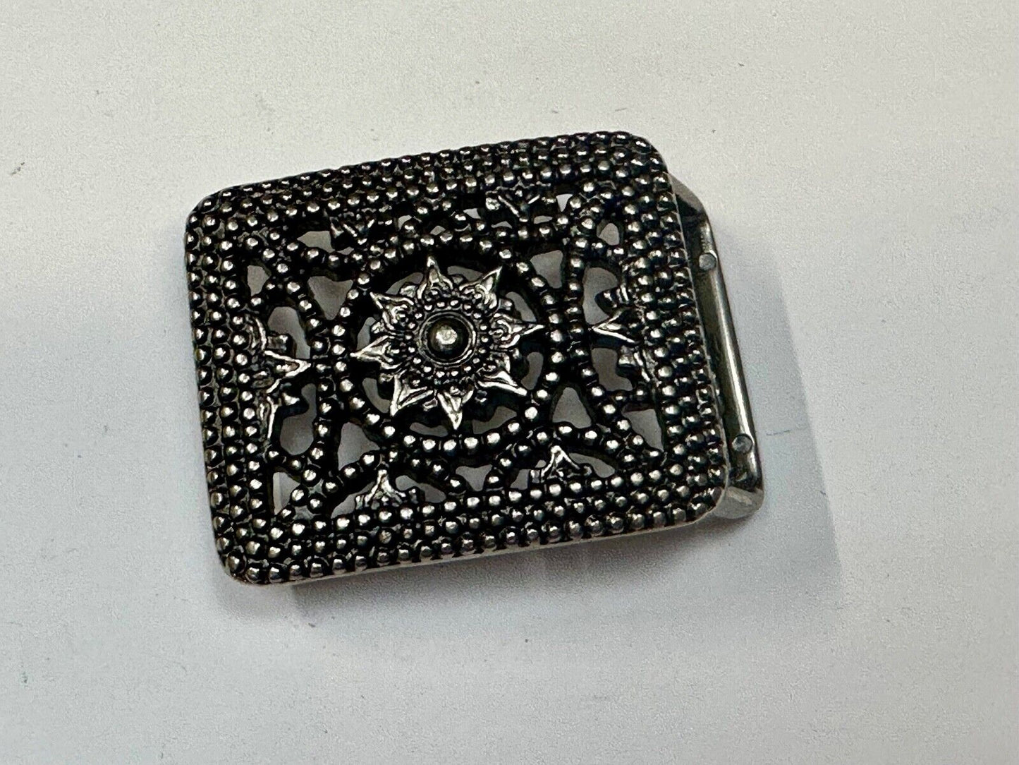 Antique dotted vintage style - modern see through belt buckle
