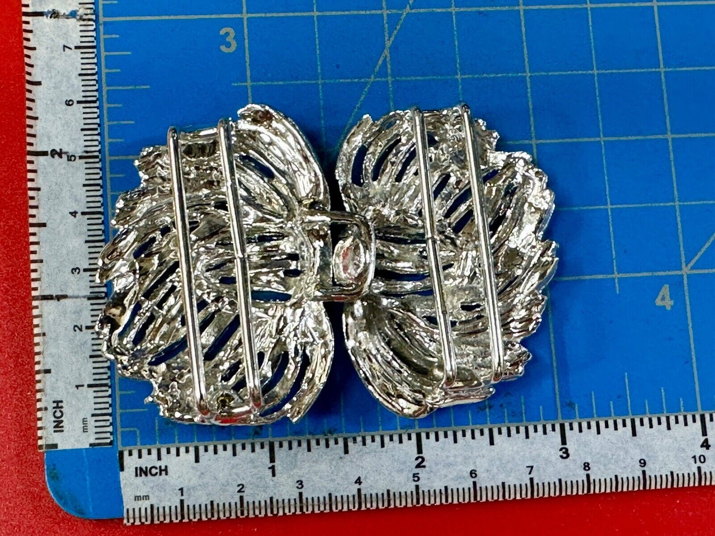 Two piece interlocking sea leaf brushed pattern see through pattern belt buckle