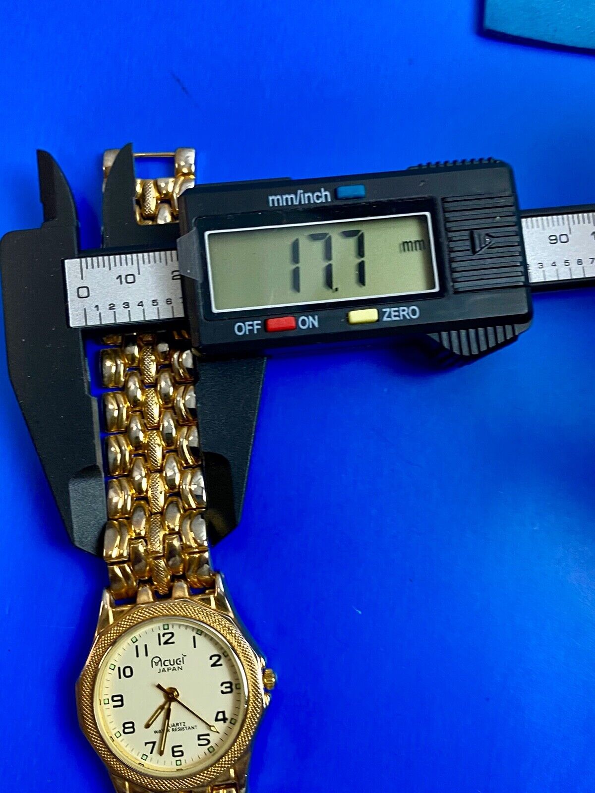 acuet gold tone women's quartz dress watch - fresh battery! 