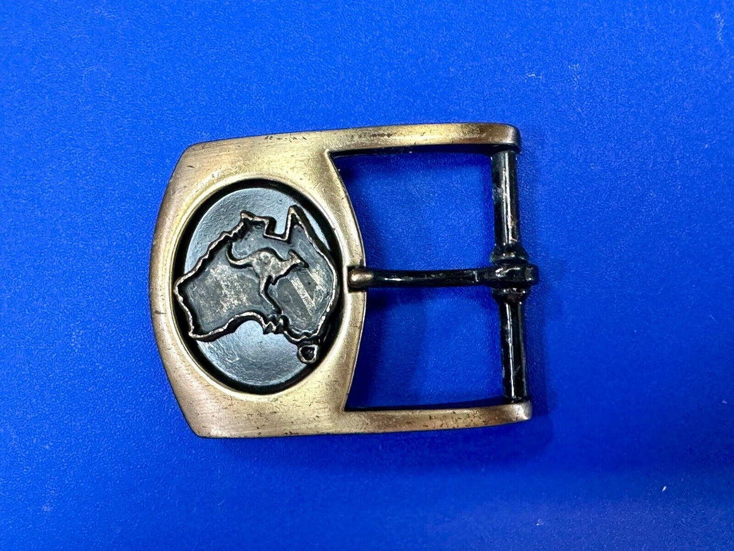 Australia Shape Hopping Kangaroo SMALL replacement brass tone 1" belt buckle