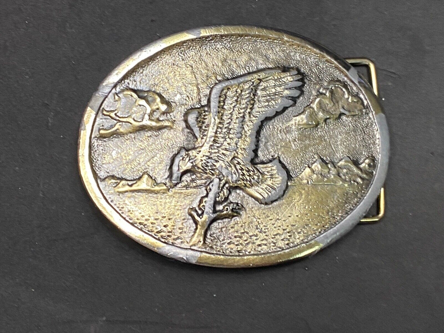 Vintage Hunting Perched Diving Eagle Patriotic Eagle belt buckle 
