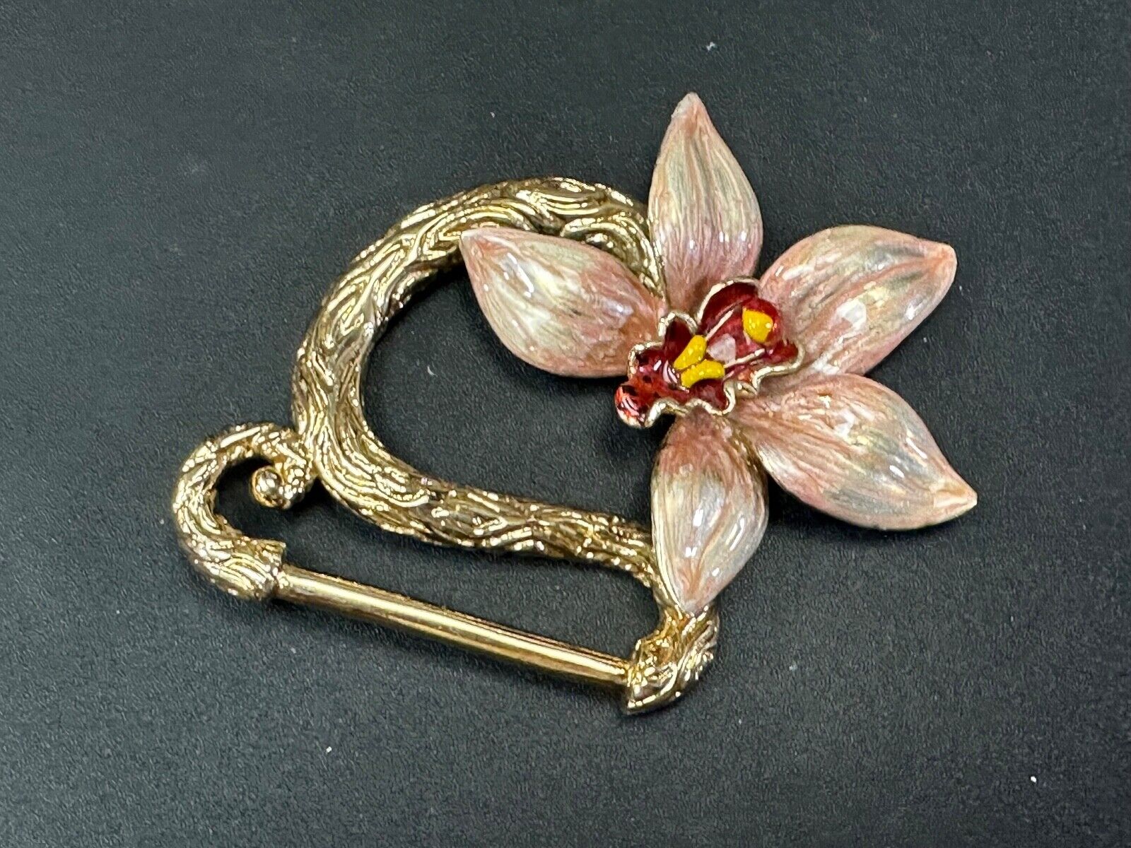 Beautiful flower cutout jeweled brushed enamel cutout belt buckle