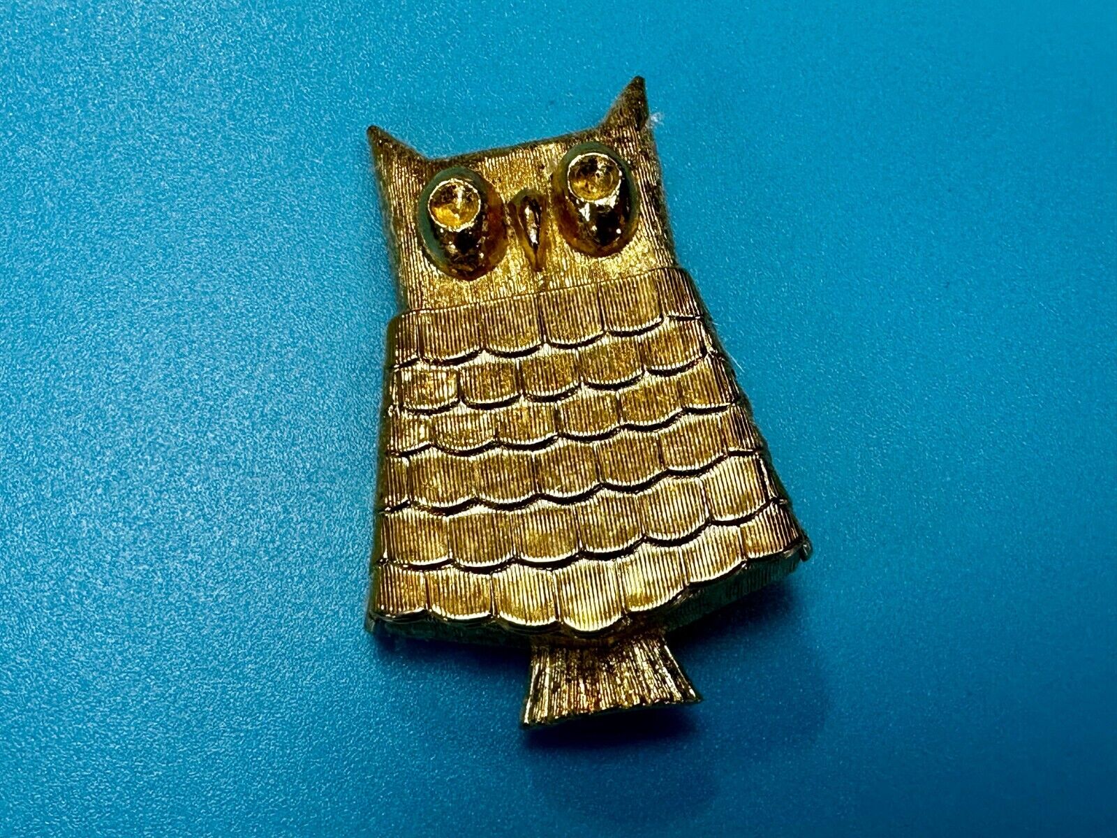 Beautiful Owl Perfume Glace Gold Tone Brooch Pin Signed by Avon