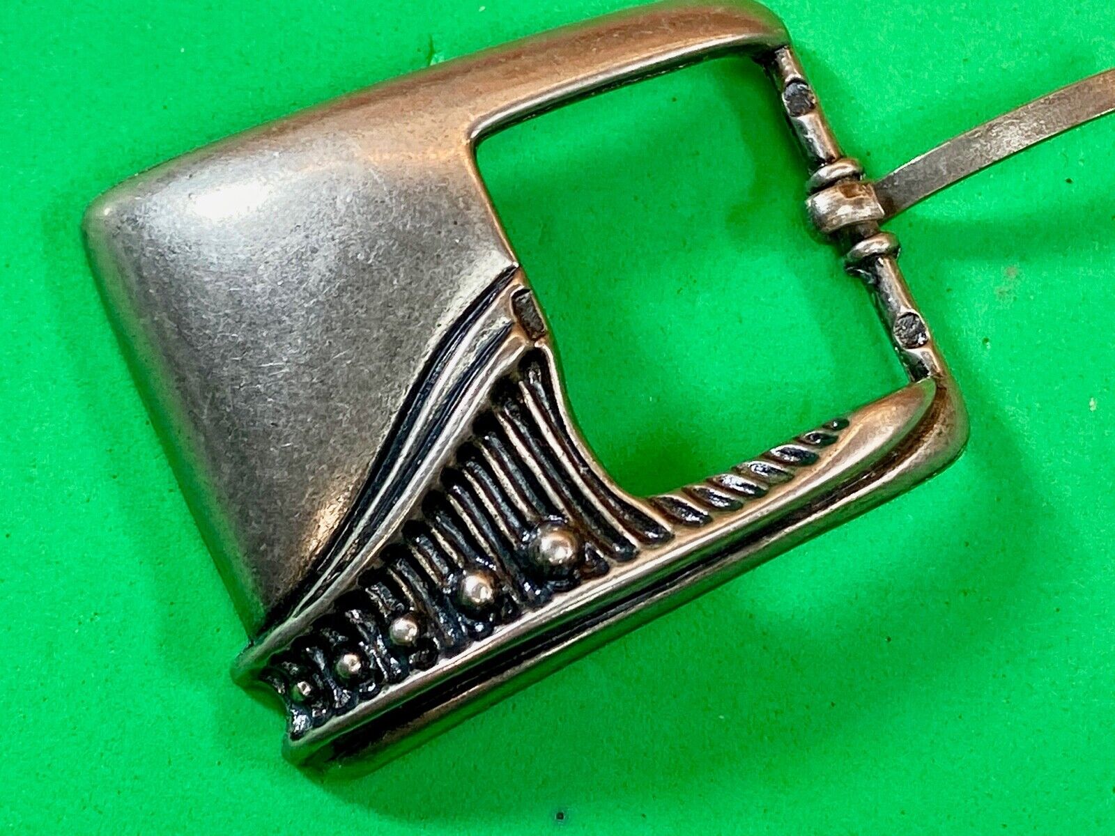 Thin Metal Belt Buckle - Retro Pattern 
