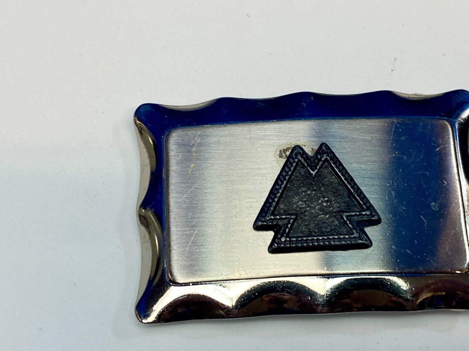 Two arrow symbol vintage western belt buckle 