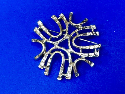 unique see through Sarah Coventry signed silver tone brooch pin
