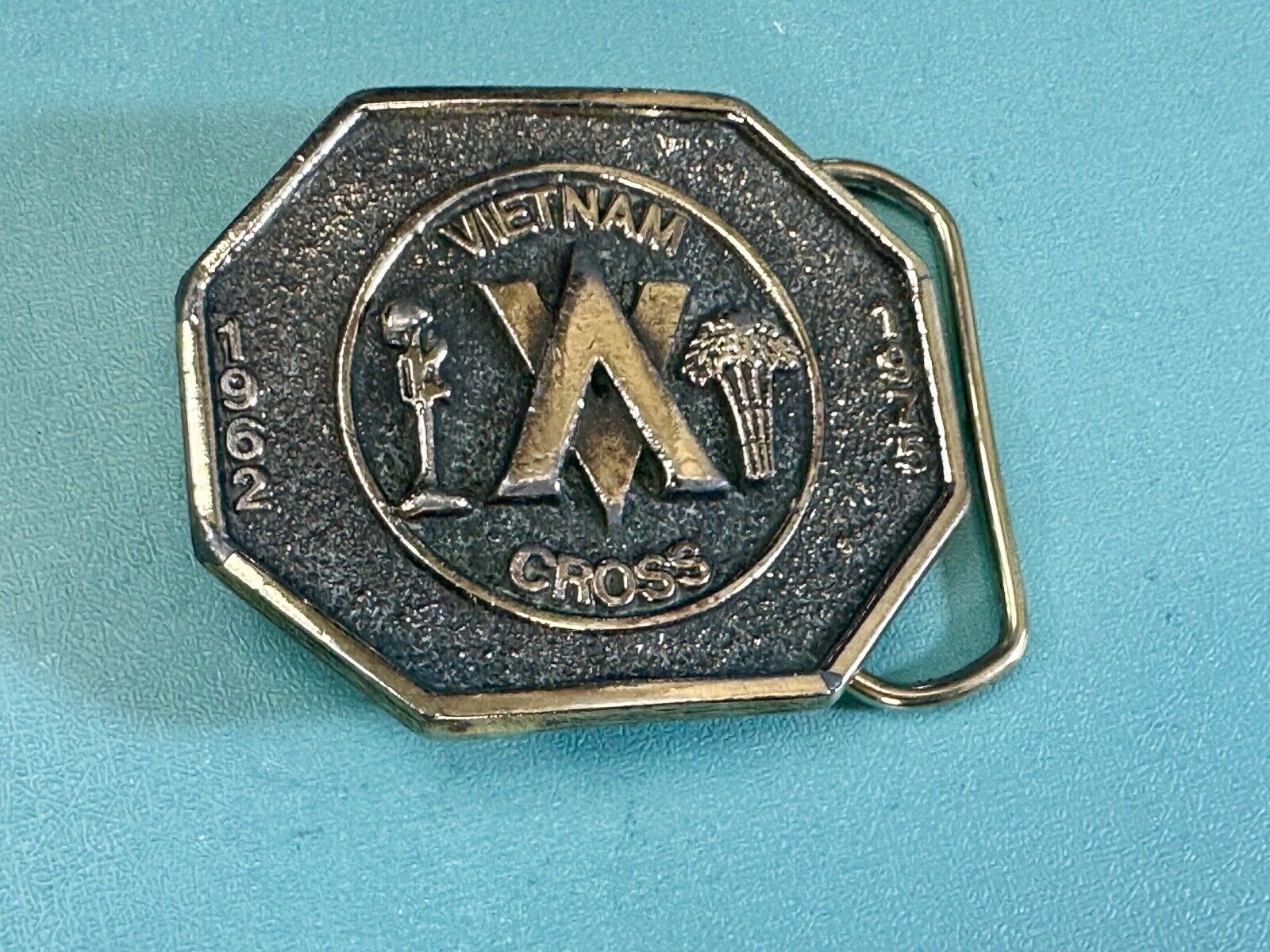 Vietnam Cross of Gallantry award 1962 - 1975 The Great American belt buckle Co