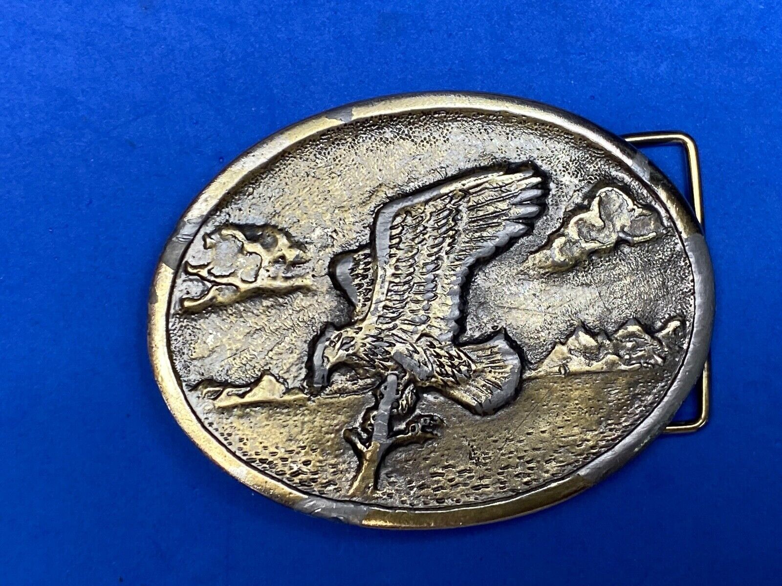 Vintage Hunting Perched Diving Eagle Patriotic Eagle belt buckle 