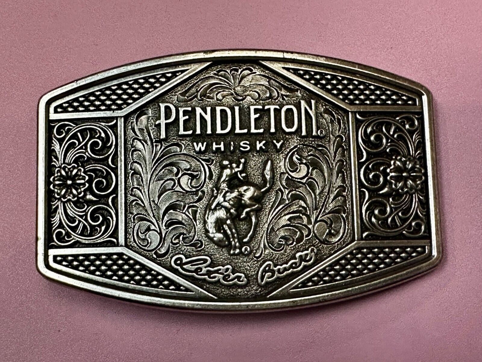 2022 Pendleton whiskey Let'er Buck Rodeo Cowboy Montana Silversmiths Belt Buckle