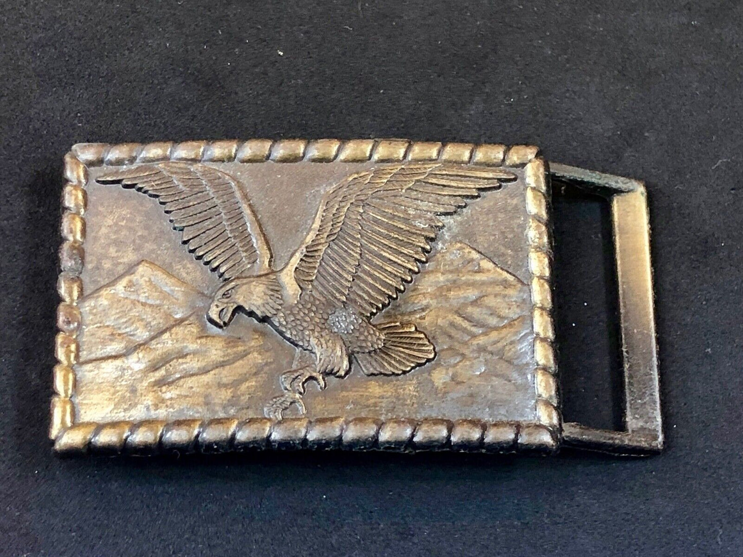 Vintage Flying Eagle Diving to hunt over mountainside Western  belt buckle 